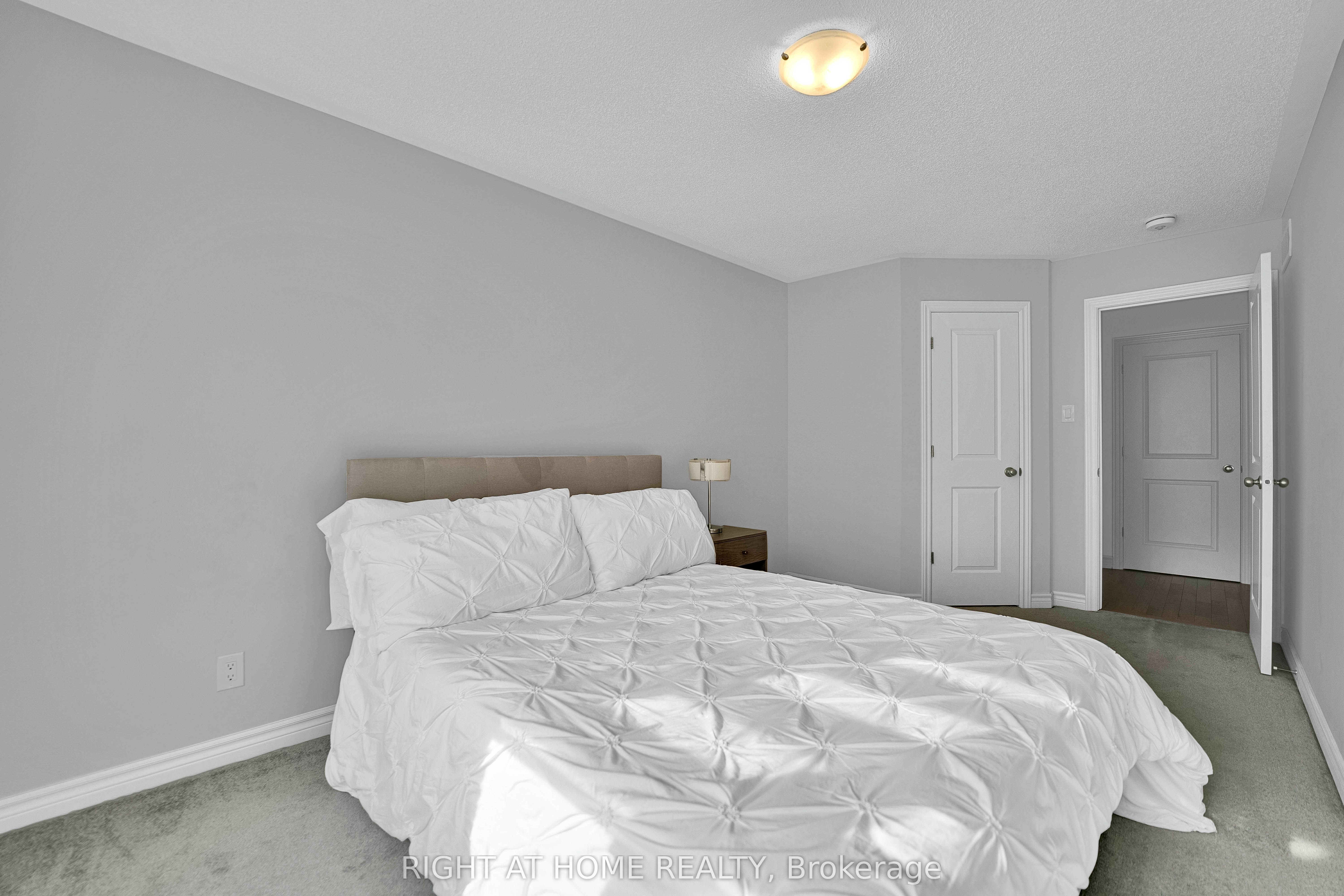 720 Dearborn Property Photo 20