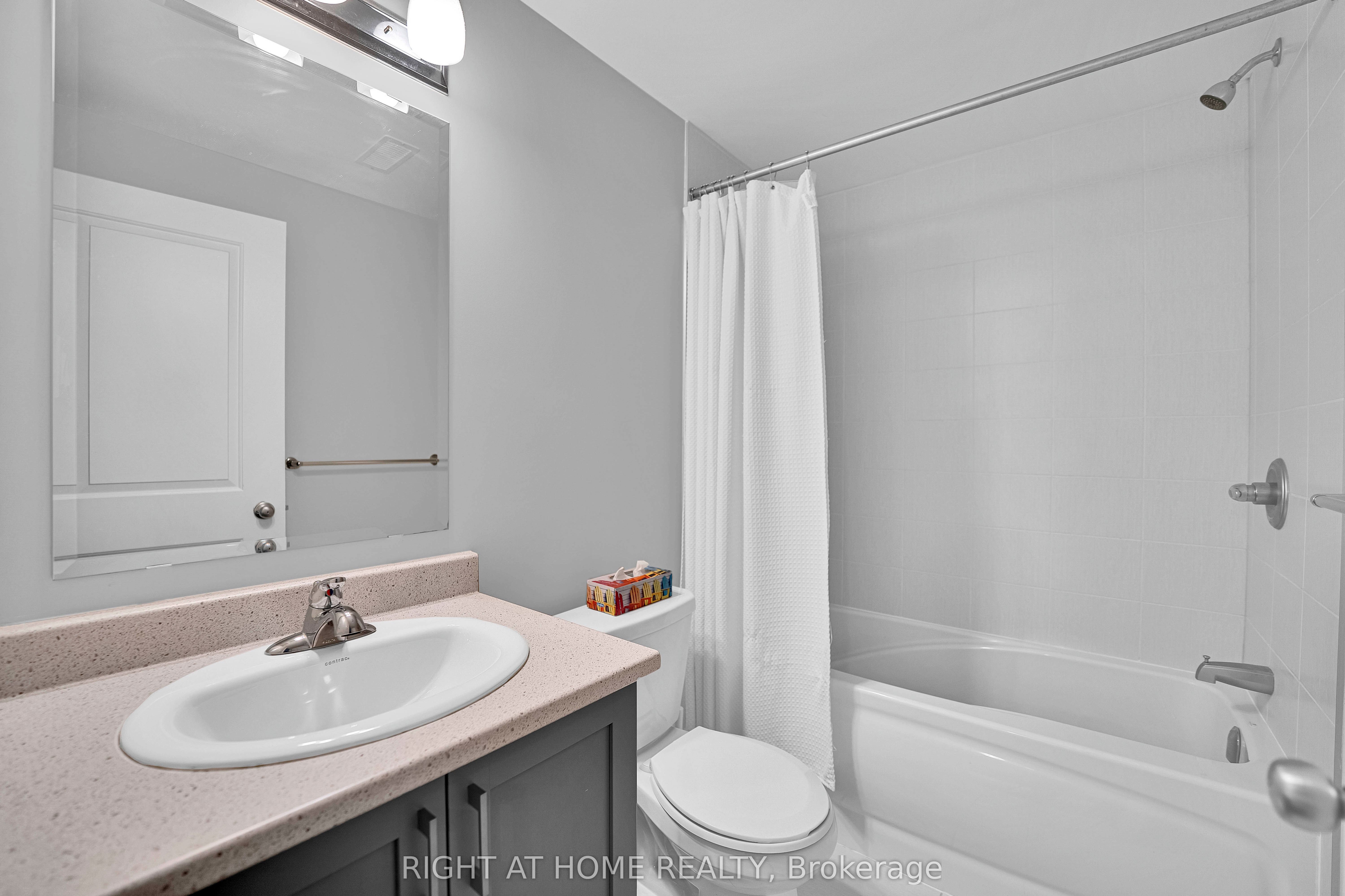 720 Dearborn Property Photo 22