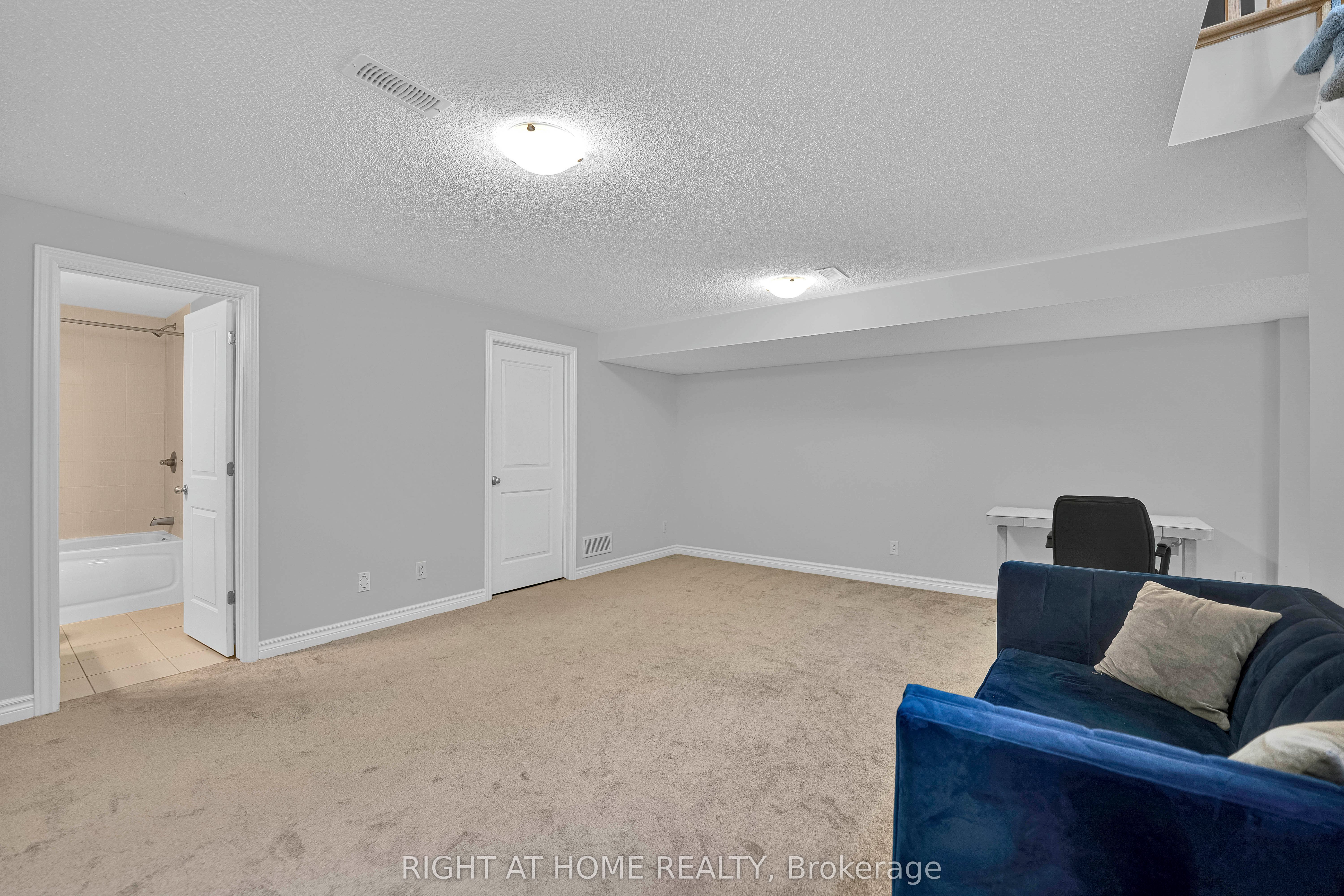 720 Dearborn Property Photo 29
