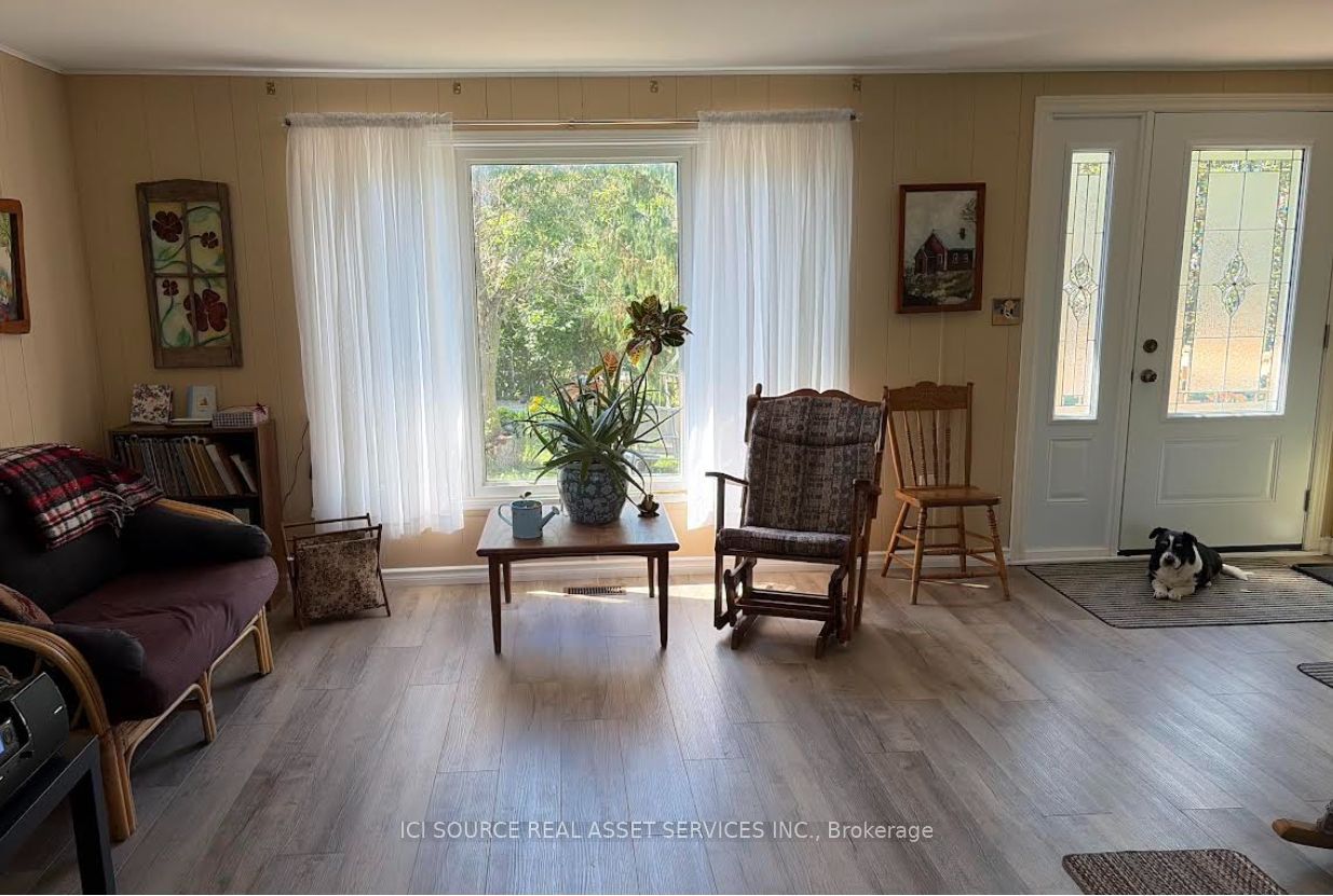 10 Lakeside Drive Property Photo 3