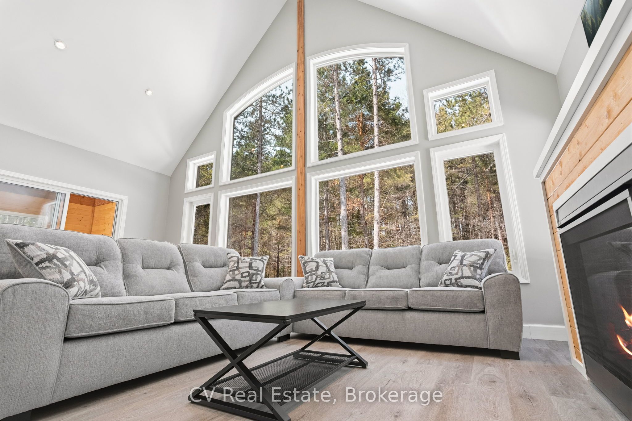 1158 Chetwynd Road Property Photo 9