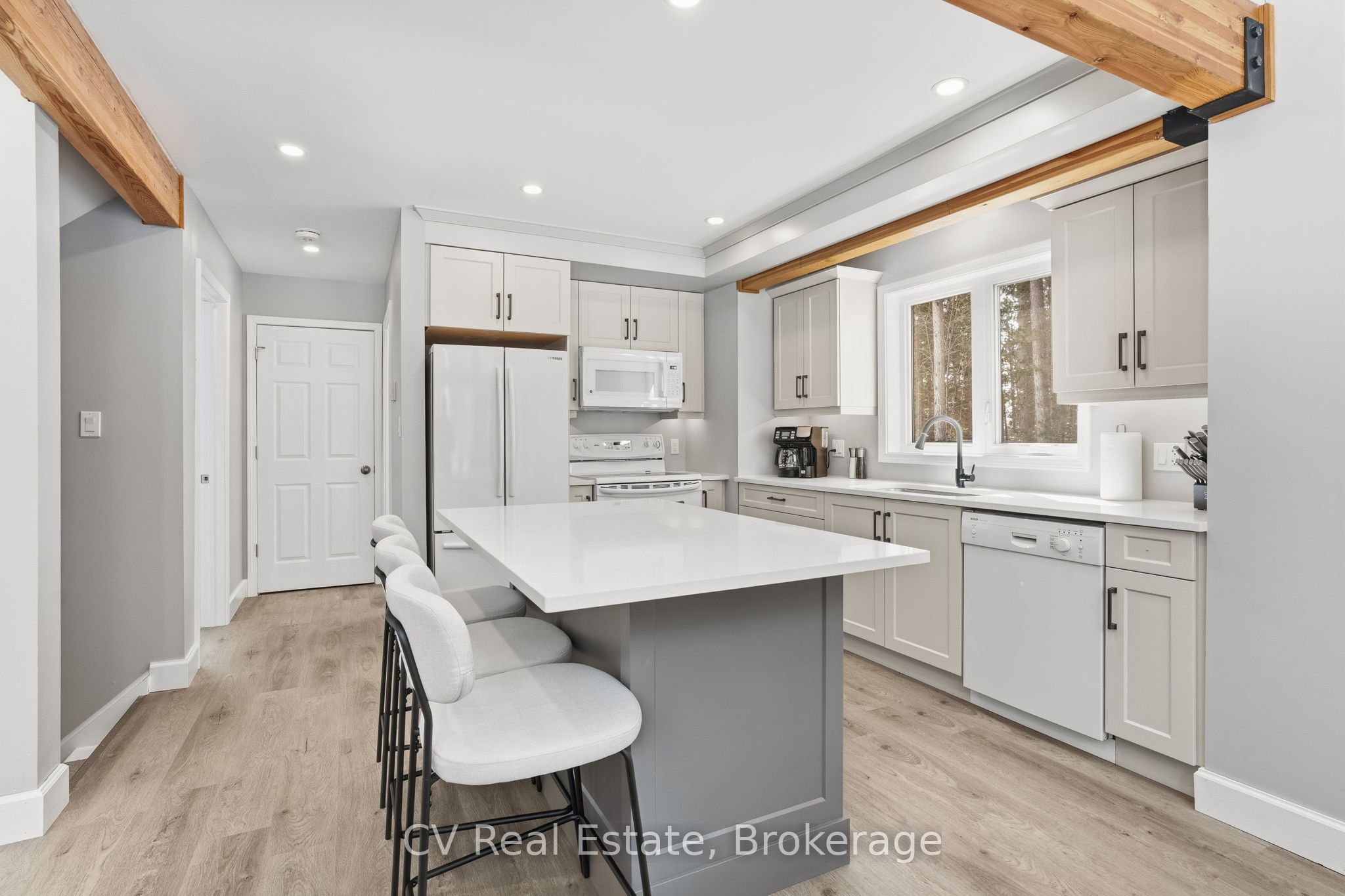 1158 Chetwynd Road Property Photo 14