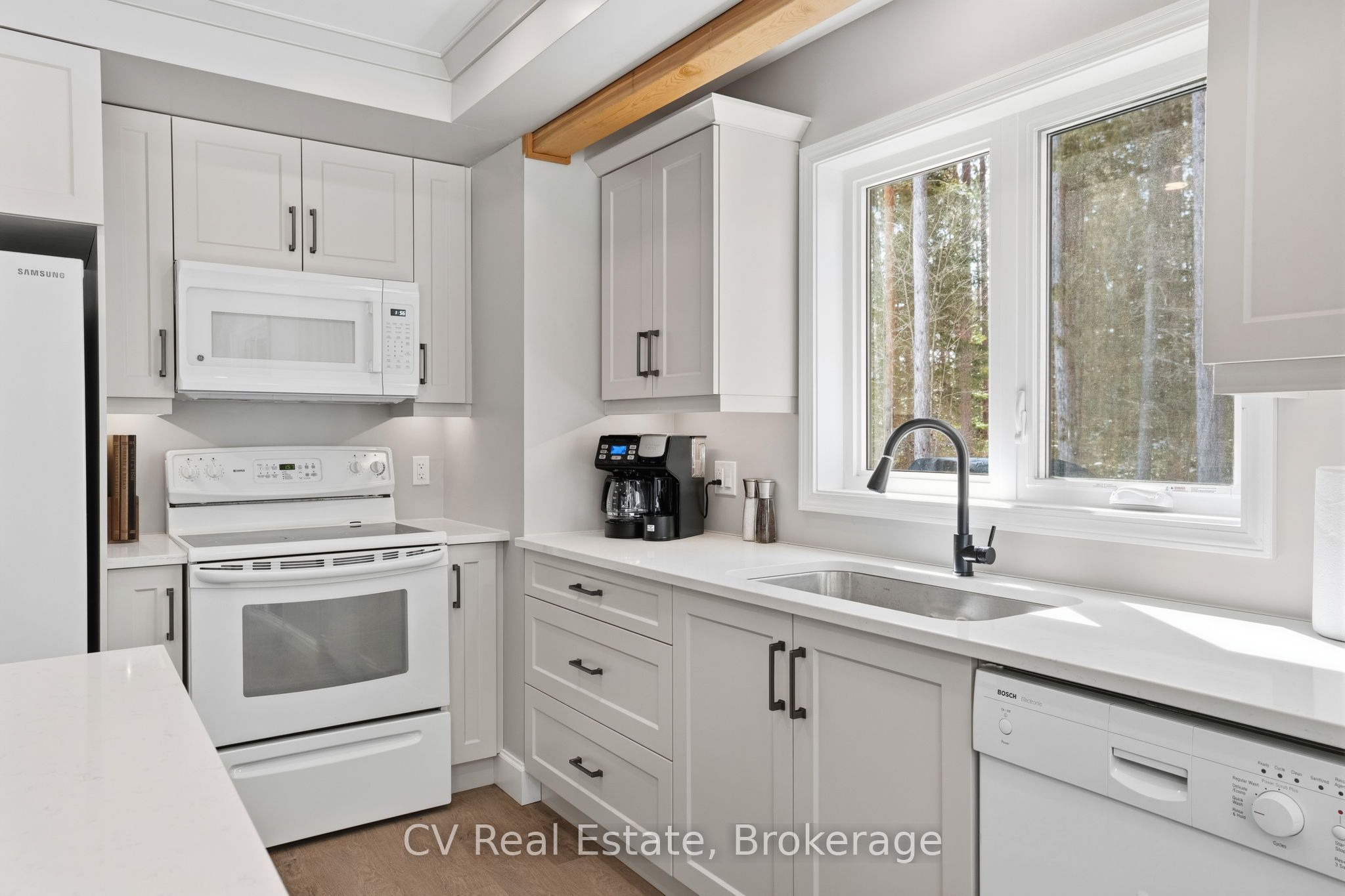 1158 Chetwynd Road Property Photo 15