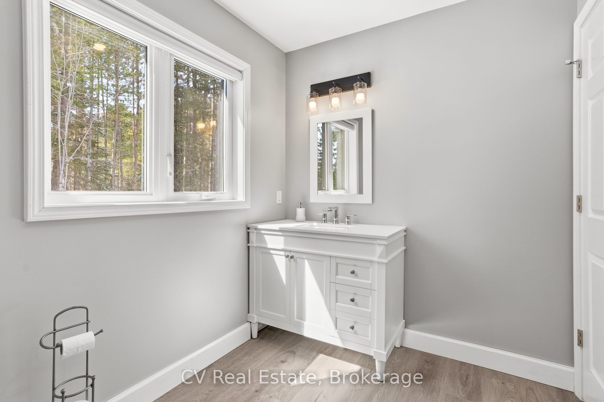 1158 Chetwynd Road Property Photo 21