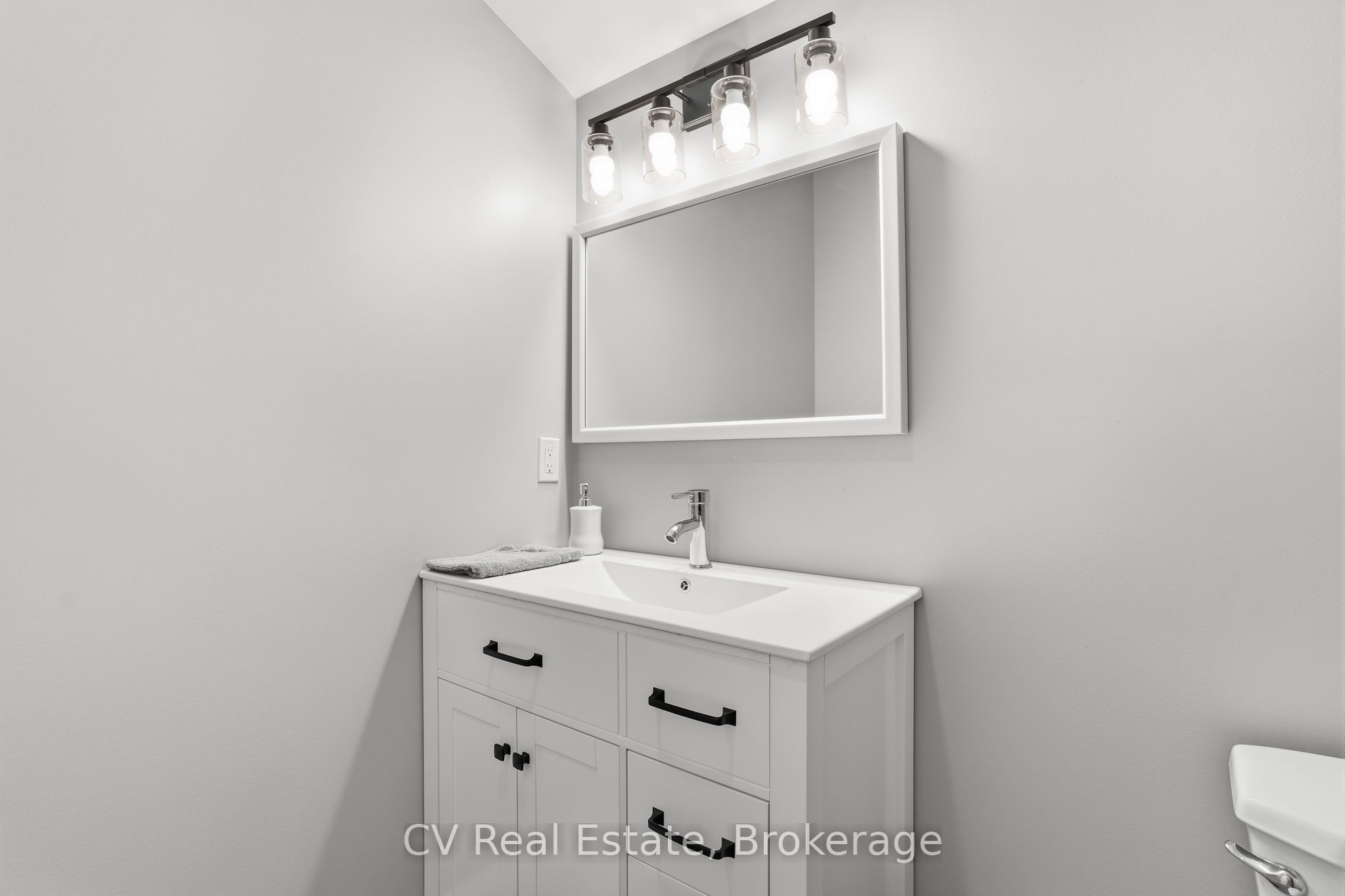 1158 Chetwynd Road Property Photo 30