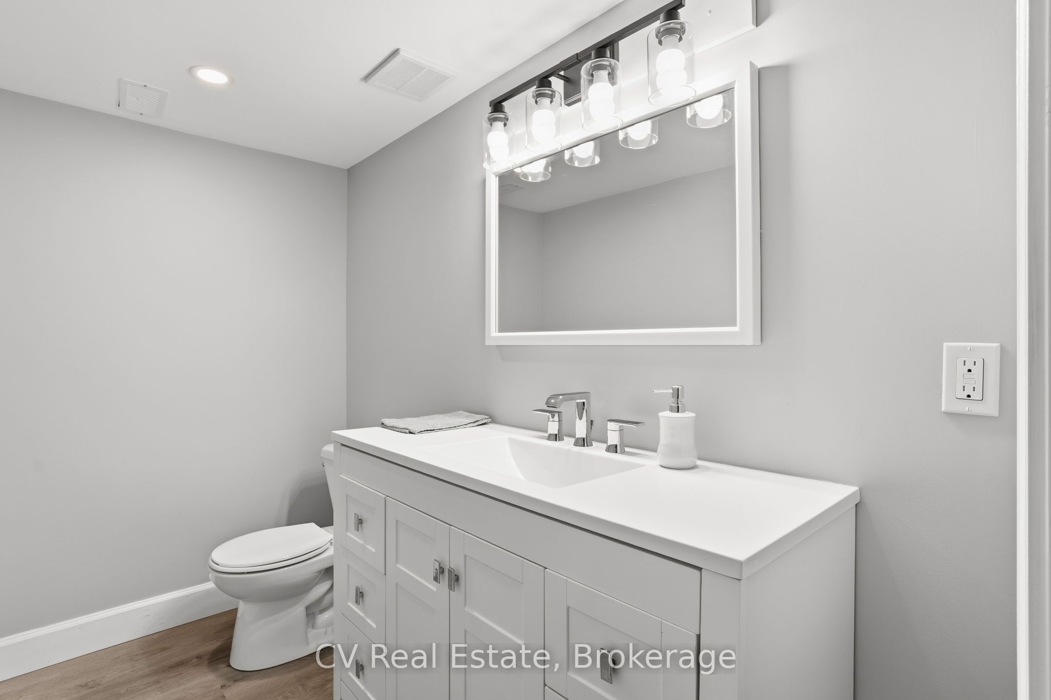 1158 Chetwynd Road Property Photo 37