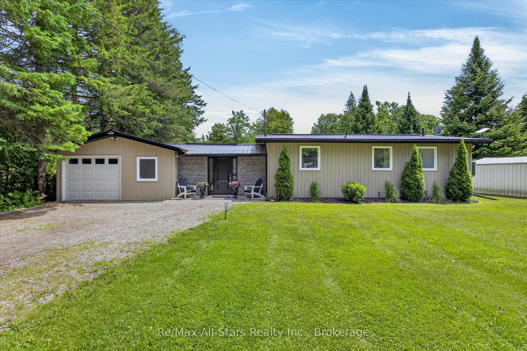 75 Cedarplank Road Property Photo 5