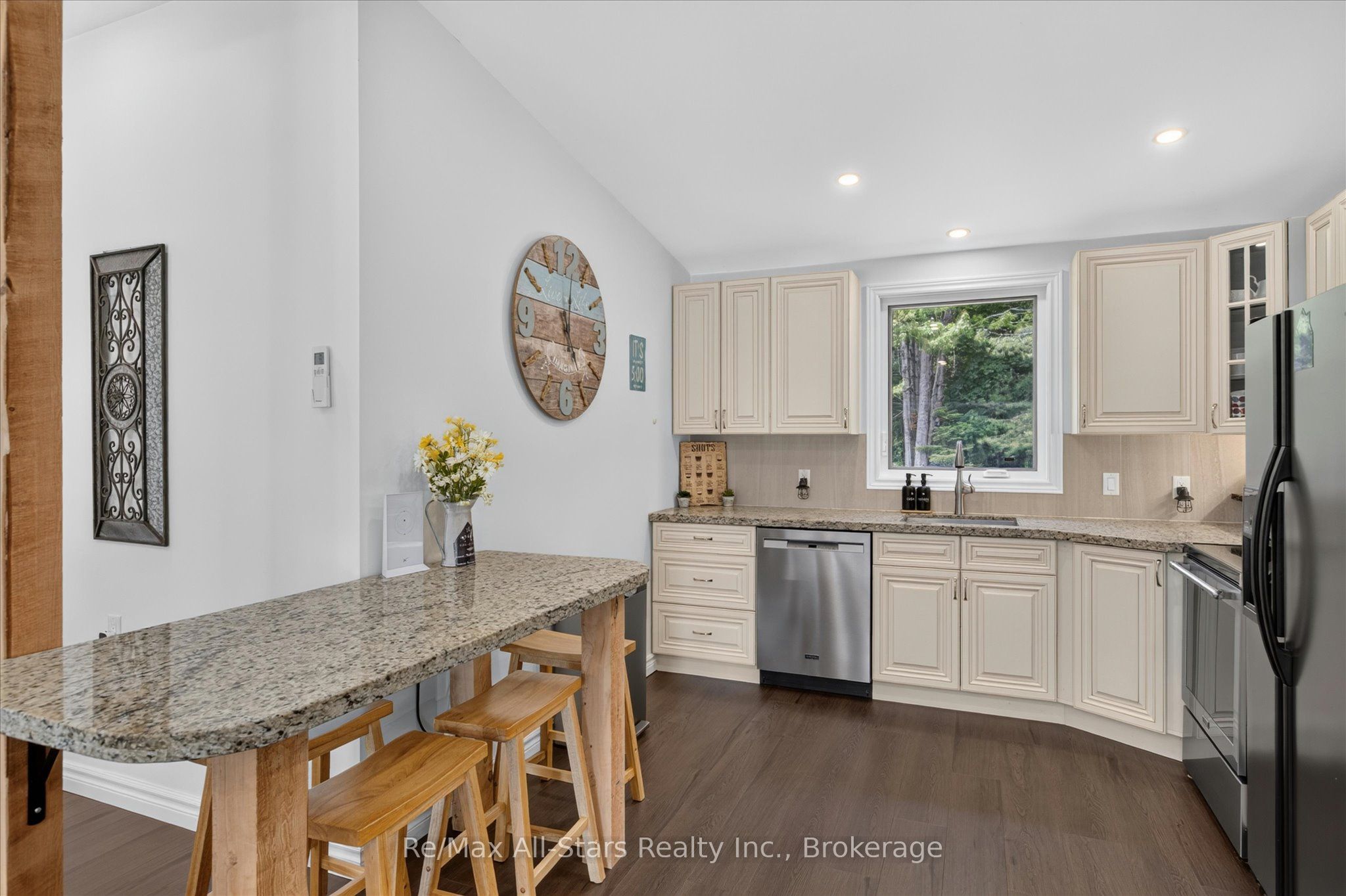75 Cedarplank Road Property Photo 18
