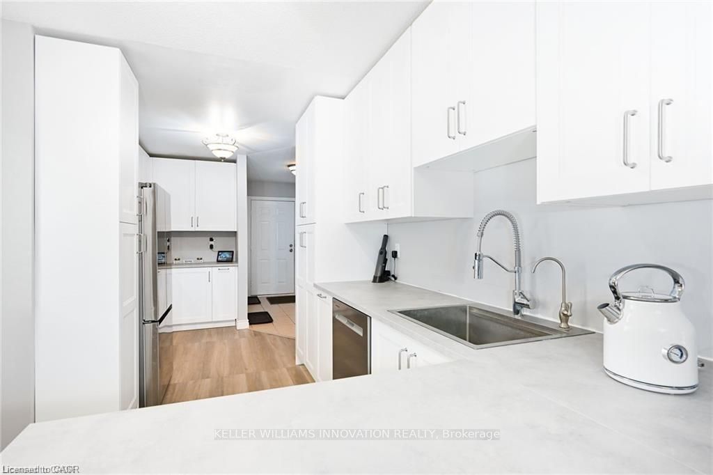 8 Buss Court Property Photo 6