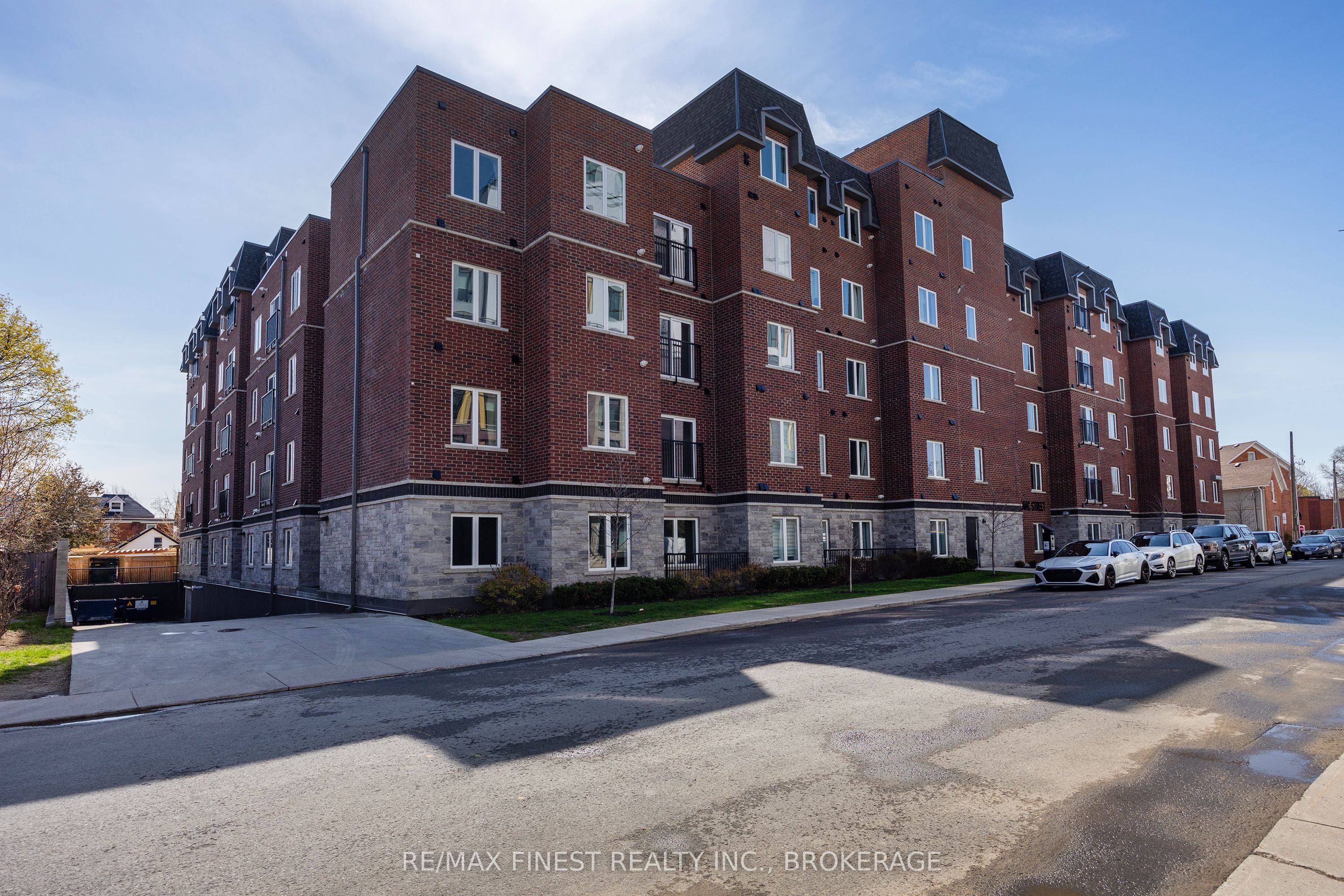501 Frontenac Street 308 Property Photo 3