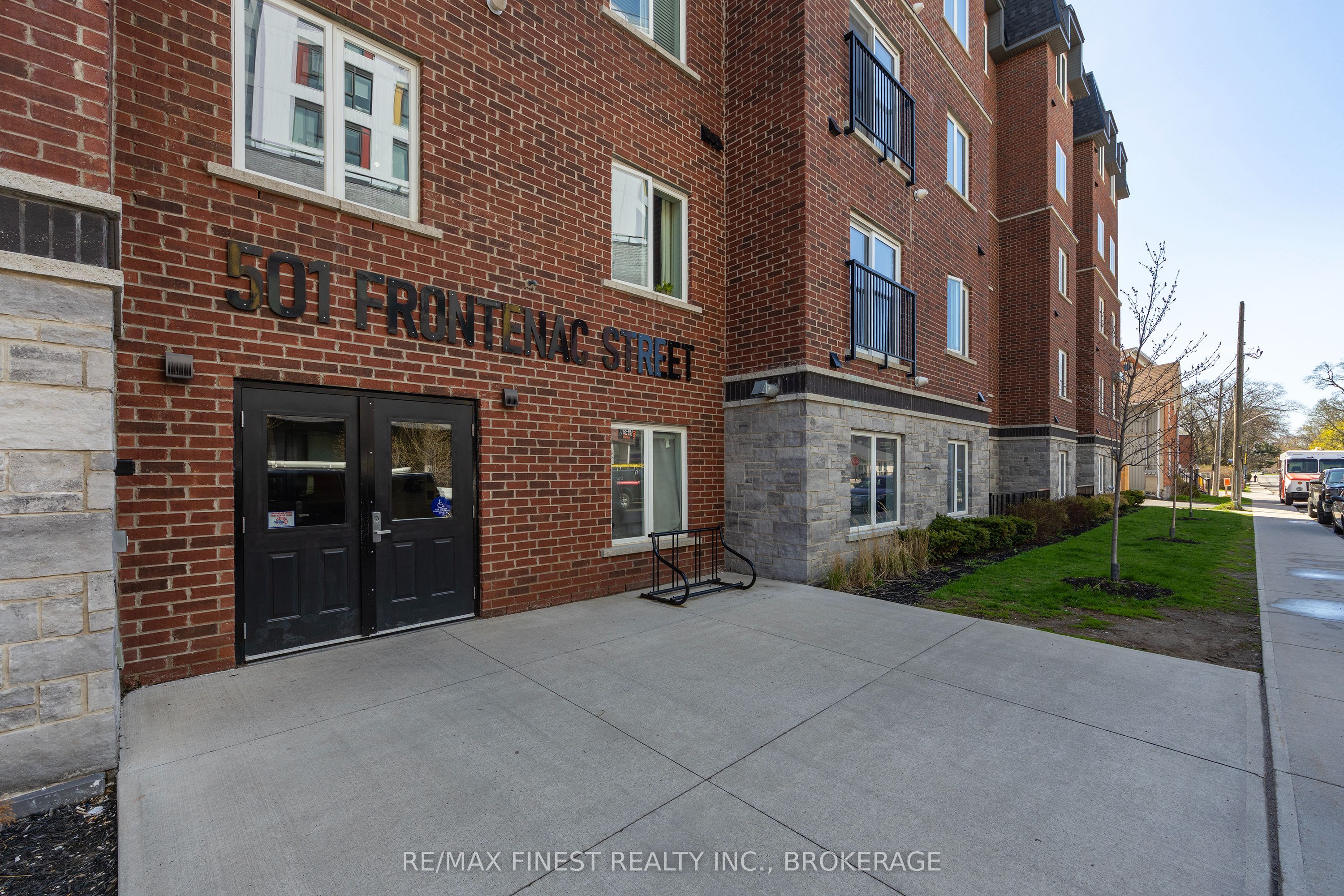 501 Frontenac Street 308 Property Photo 4