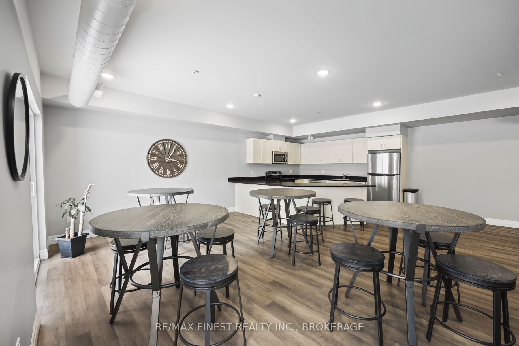 501 Frontenac Street 308 Property Photo 9
