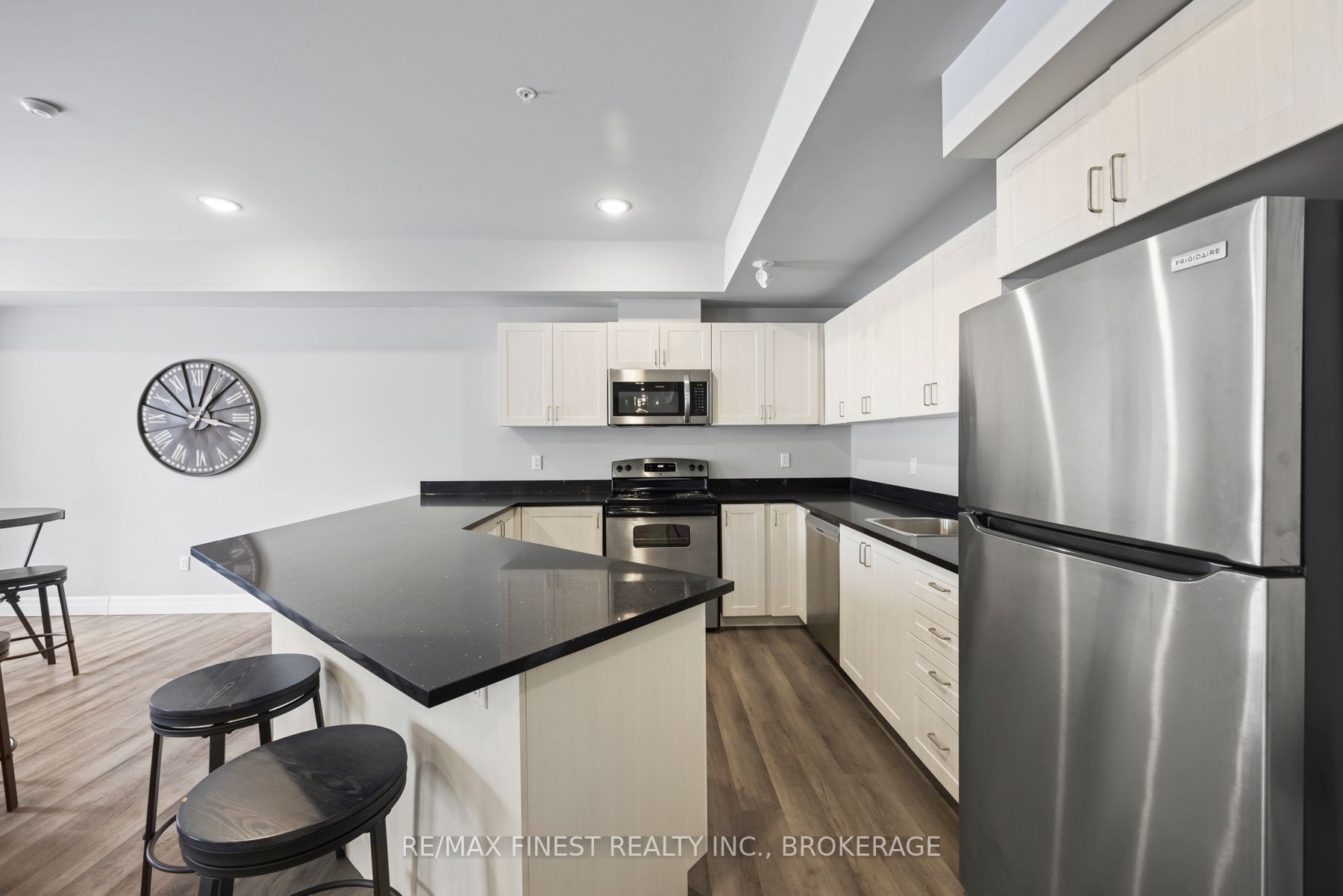 501 Frontenac Street 308 Property Photo 11