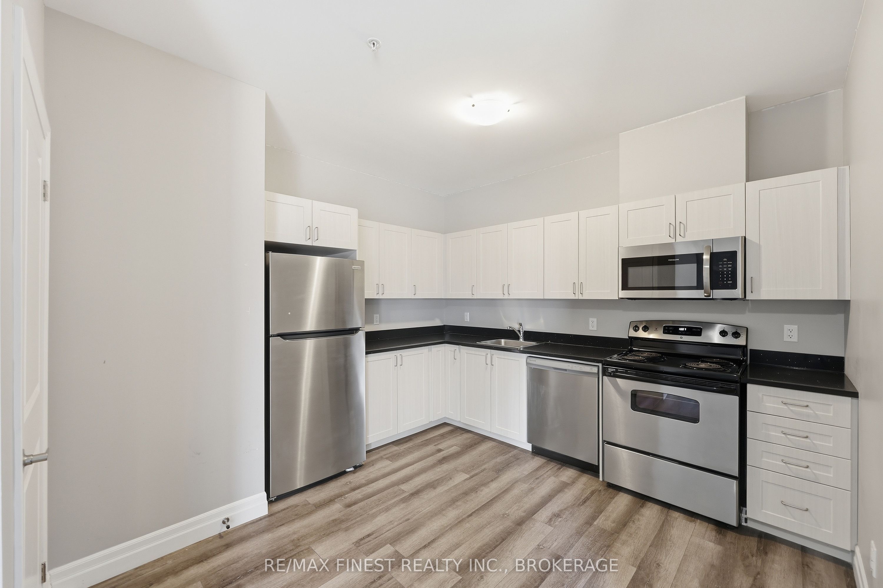 501 Frontenac Street 308 Property Photo 28