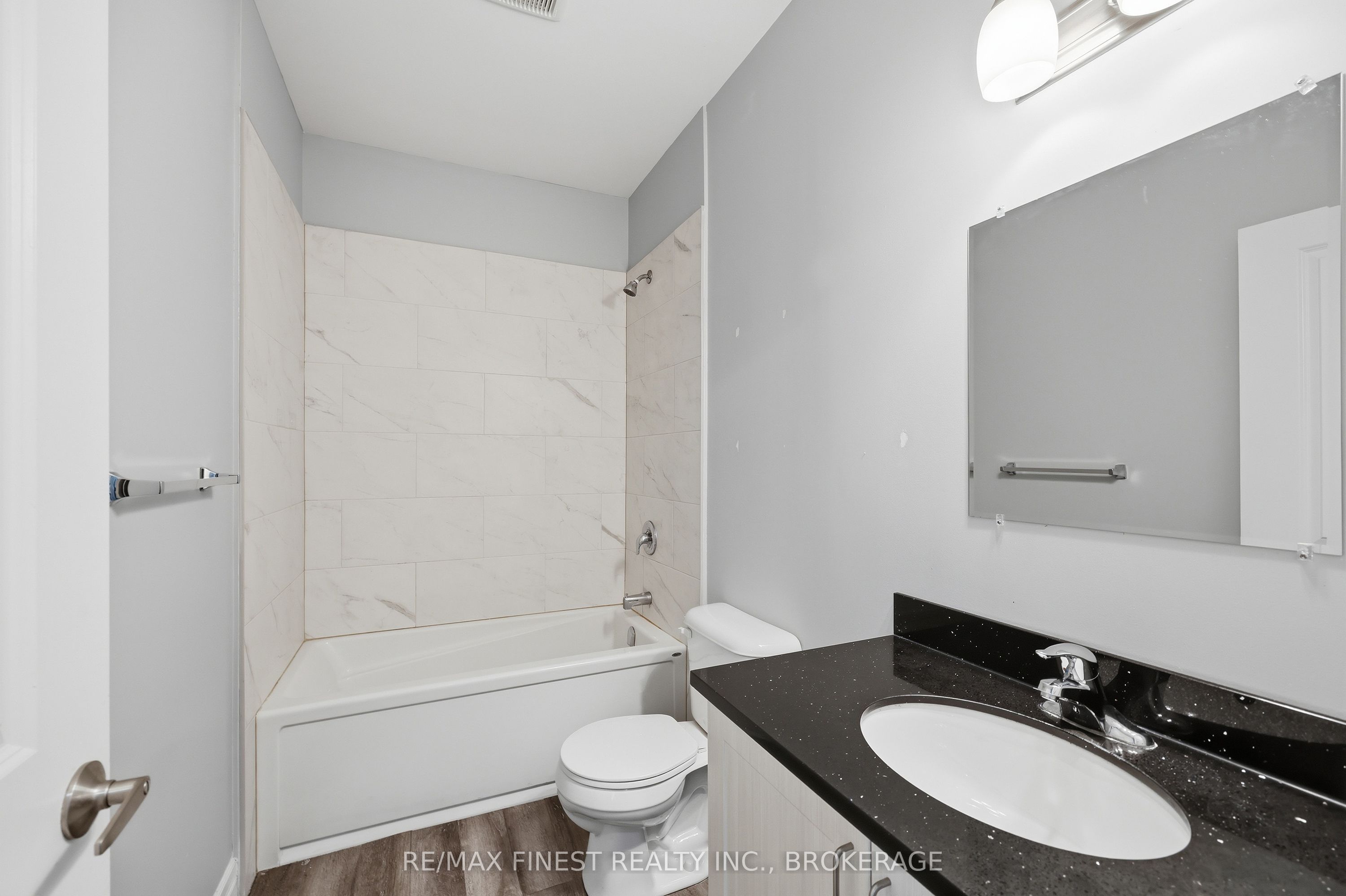 501 Frontenac Street 308 Property Photo 37
