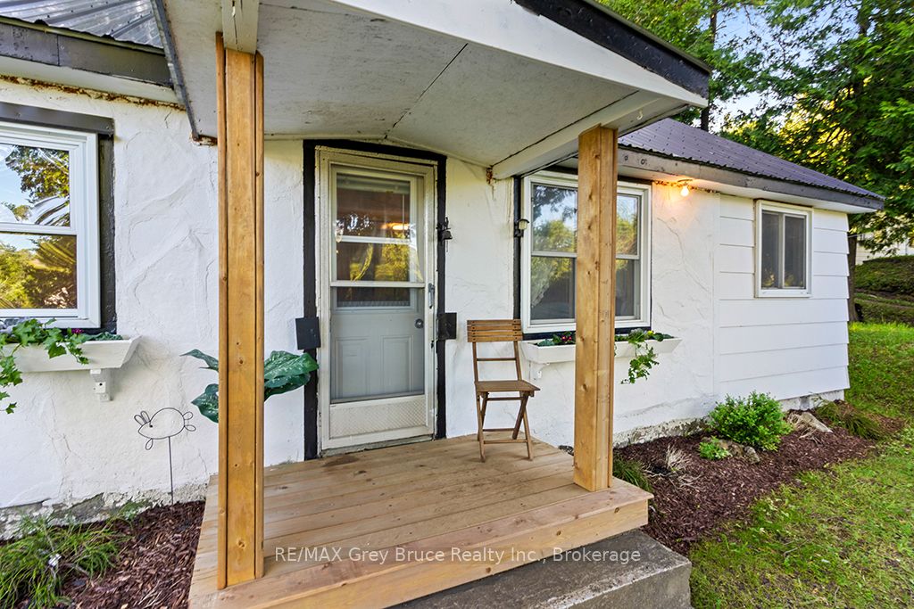 609 Stokes Bay Road Property Photo 2