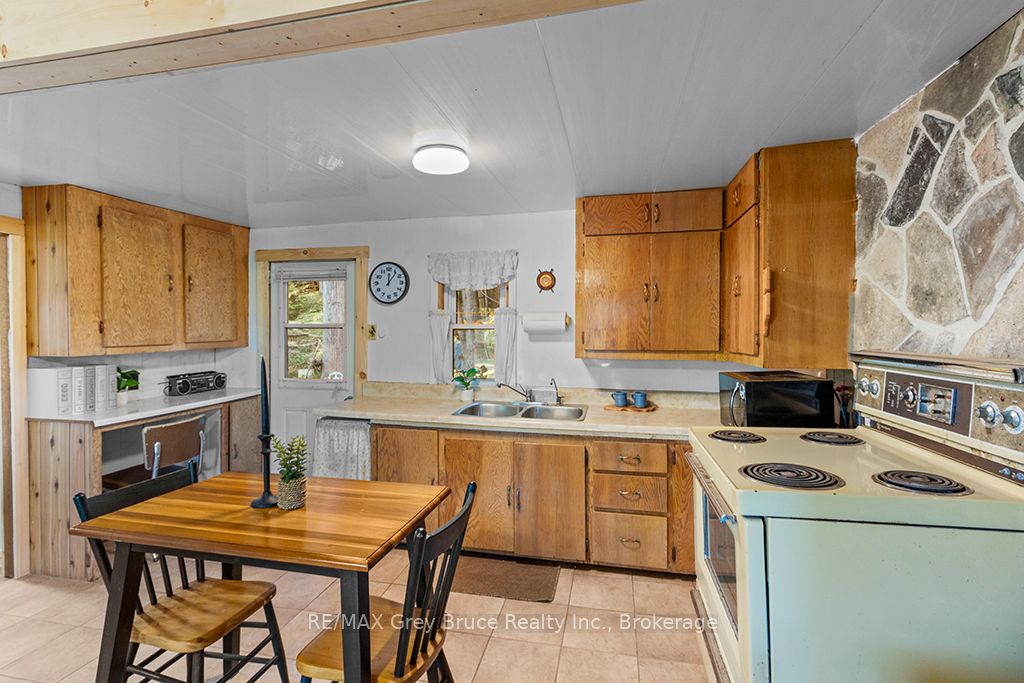 609 Stokes Bay Road Property Photo 3