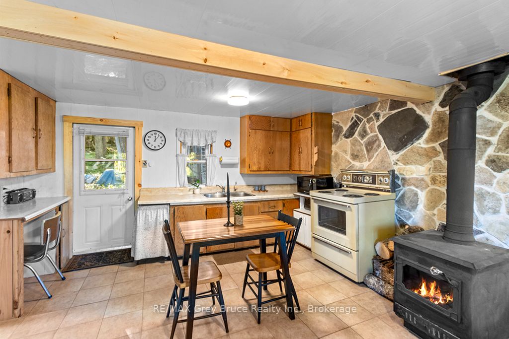 609 Stokes Bay Road Property Photo 8