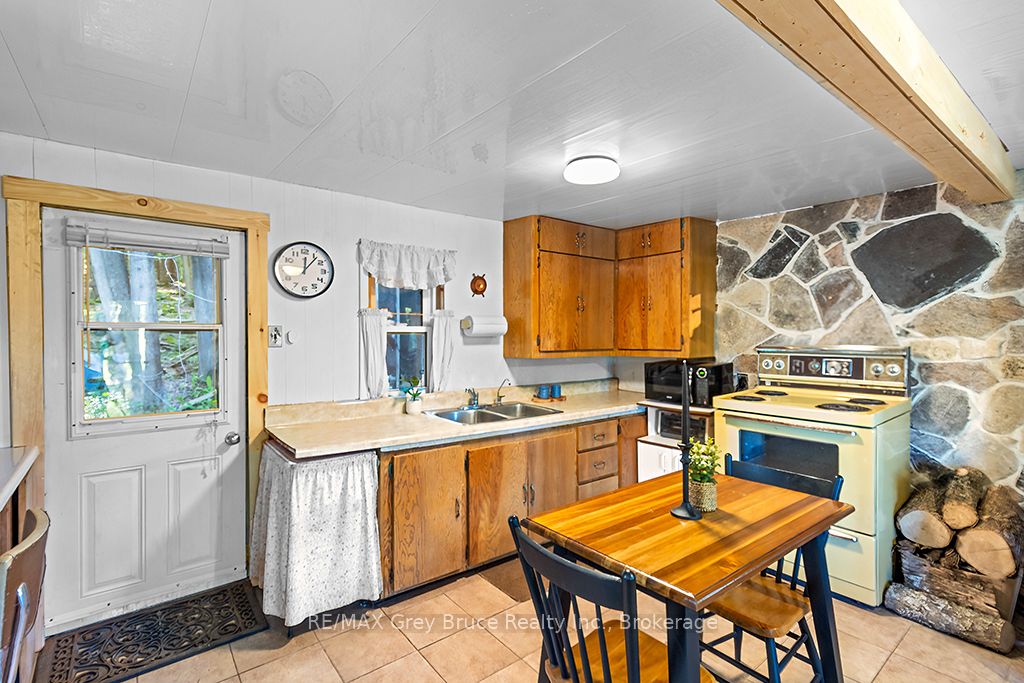 609 Stokes Bay Road Property Photo 9