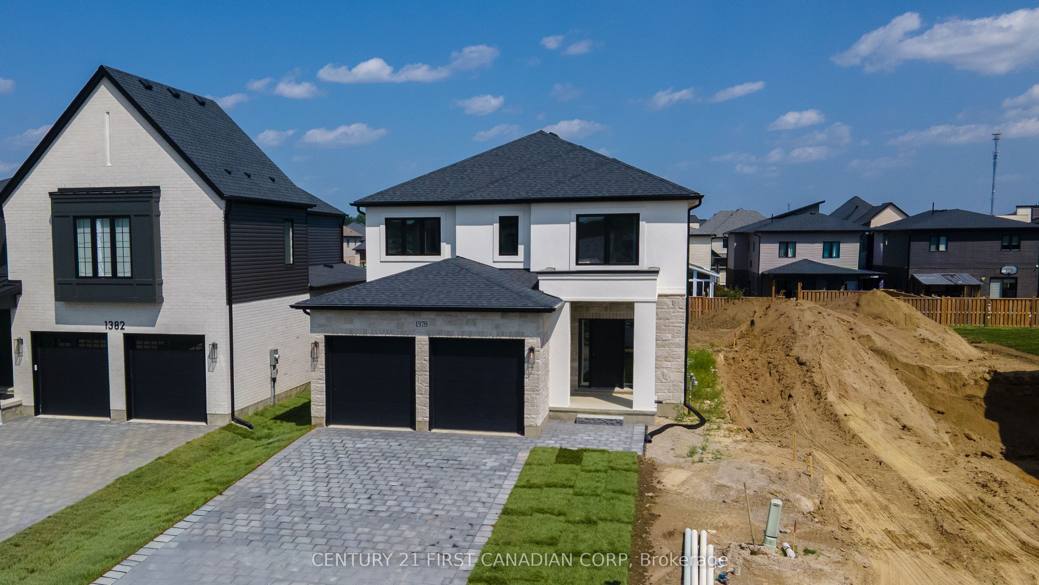 1378 Shields Place Property Photo 1