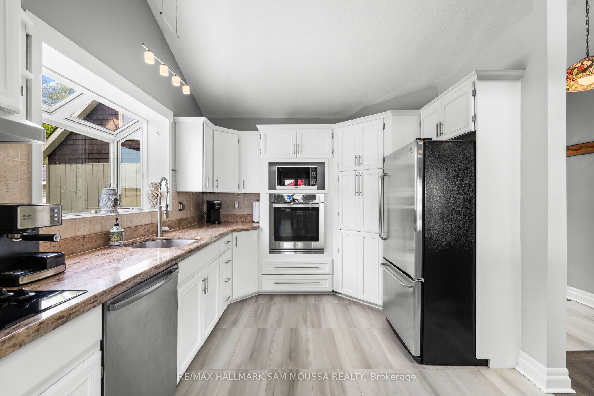 4350 Armitage Avenue Property Photo 6