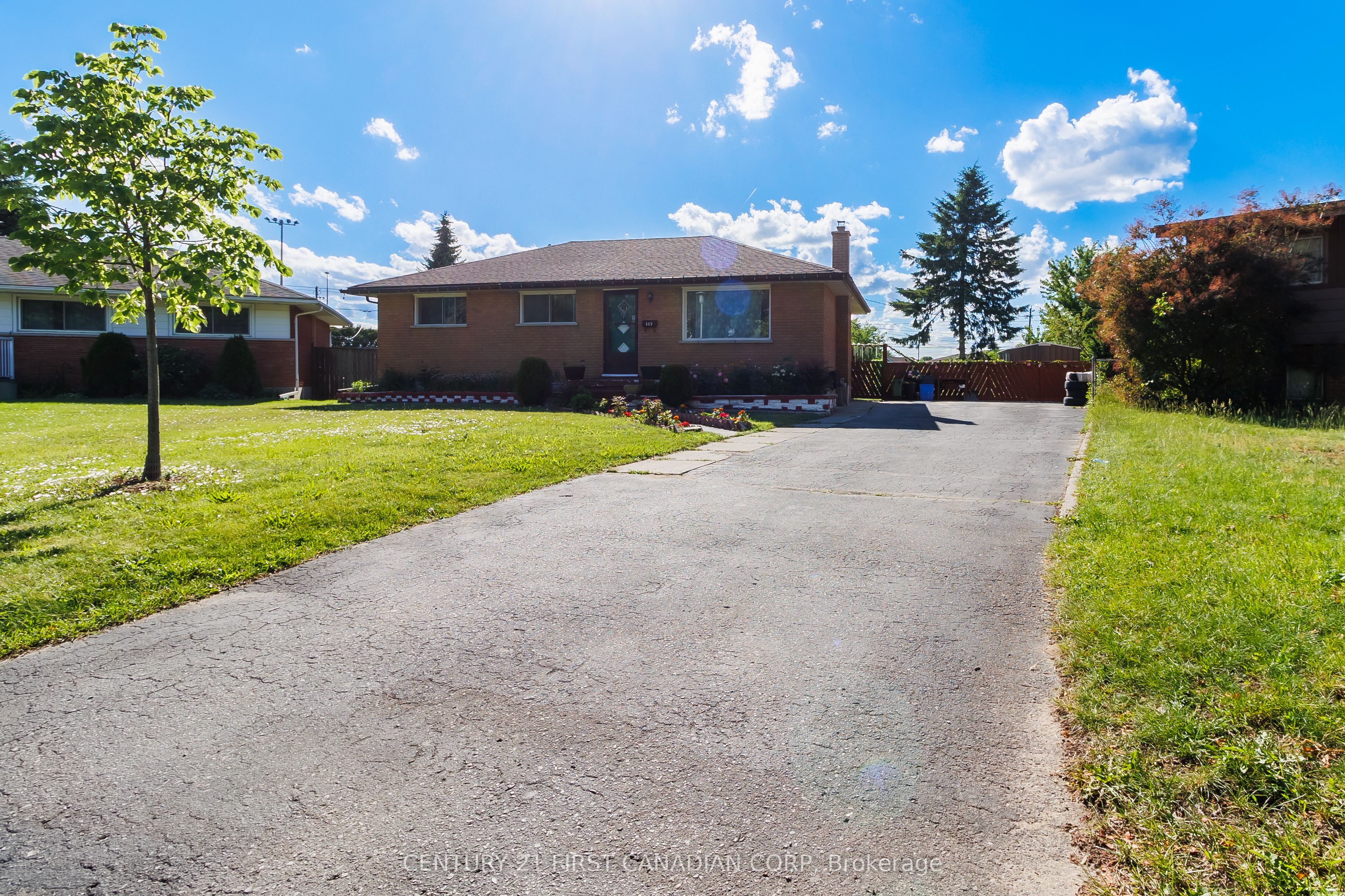 117 Goldwick Crescent Property Photo 1