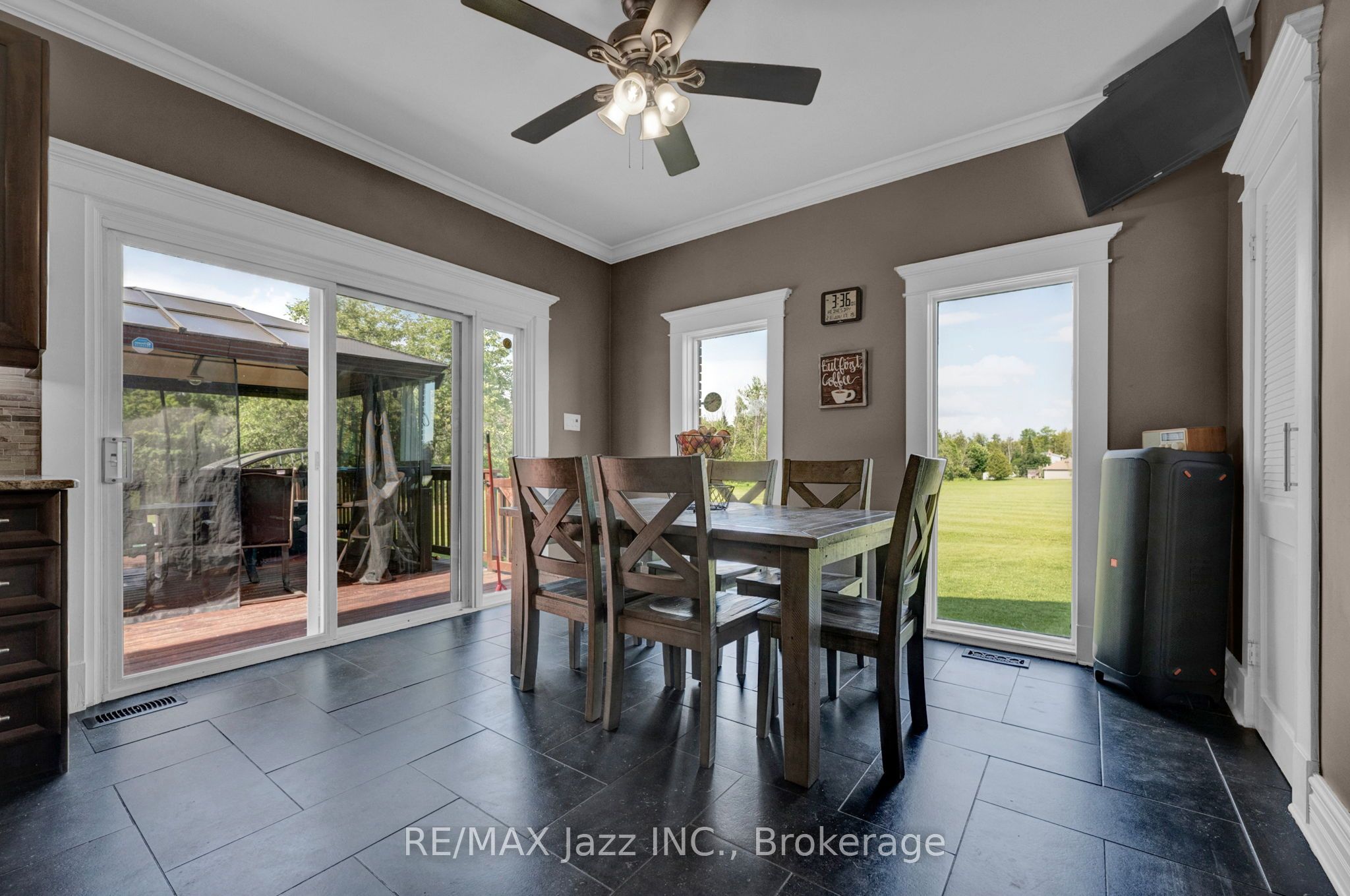 1674 Hooton Drive Property Photo 10