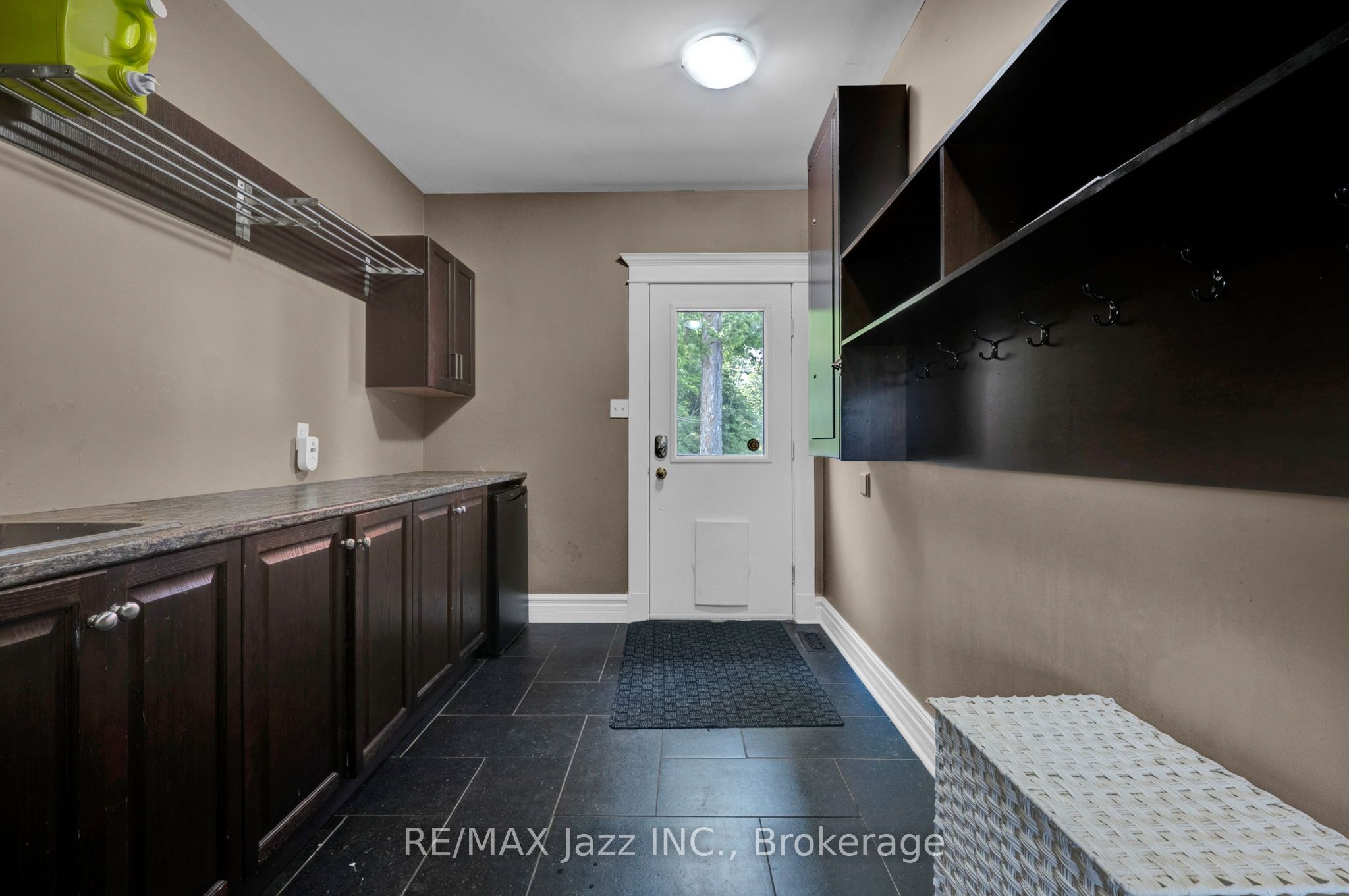 1674 Hooton Drive Property Photo 13