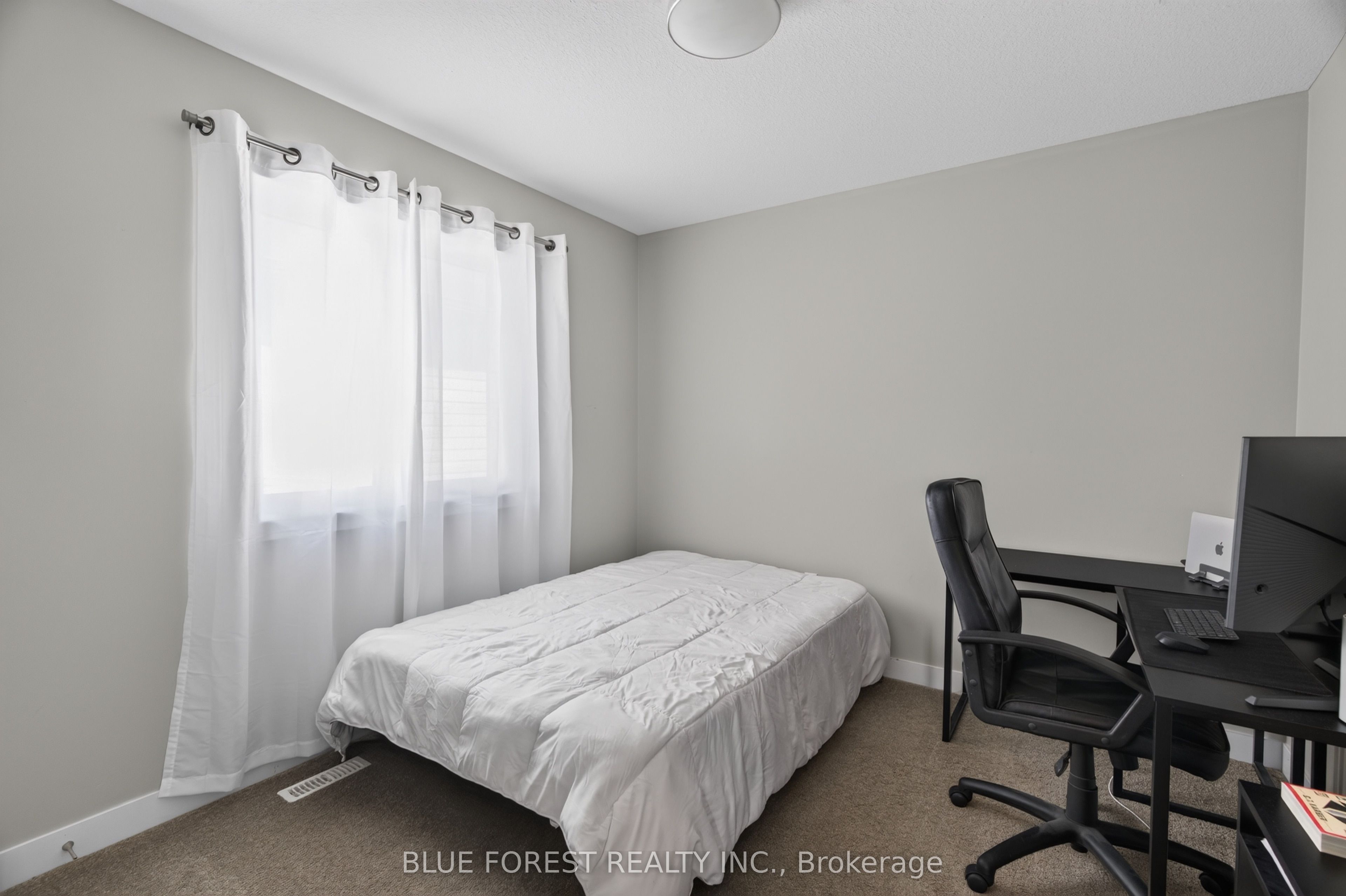 742 Freeport Street Property Photo 23