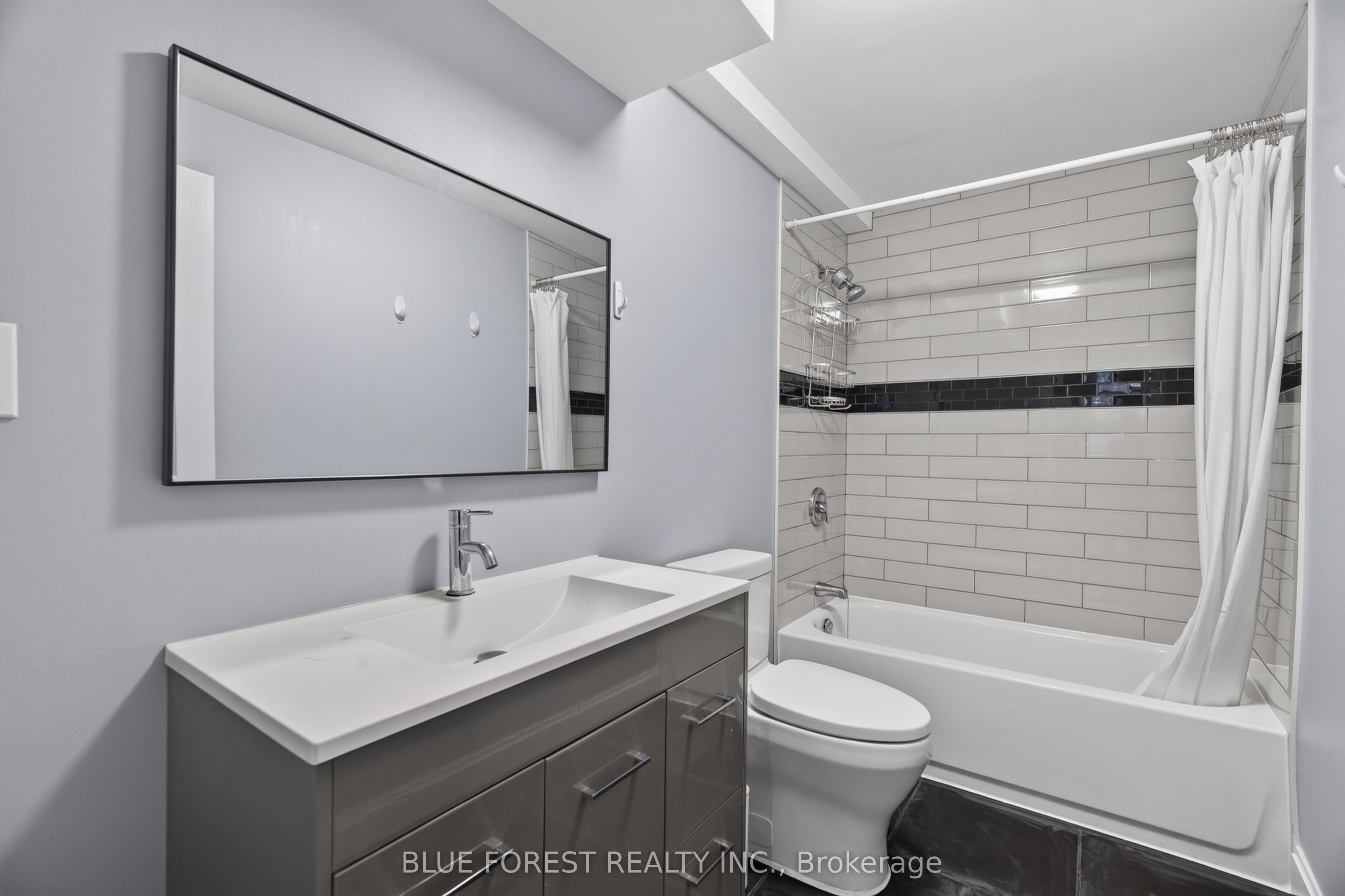 742 Freeport Street Property Photo 33