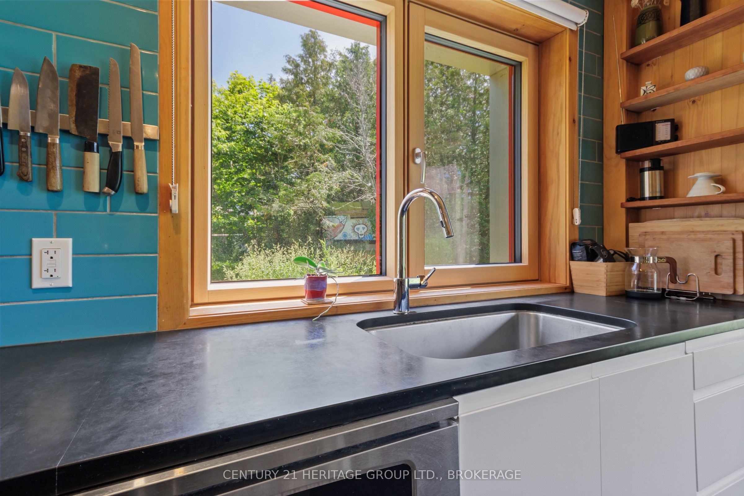1307 Going Street Property Photo 14