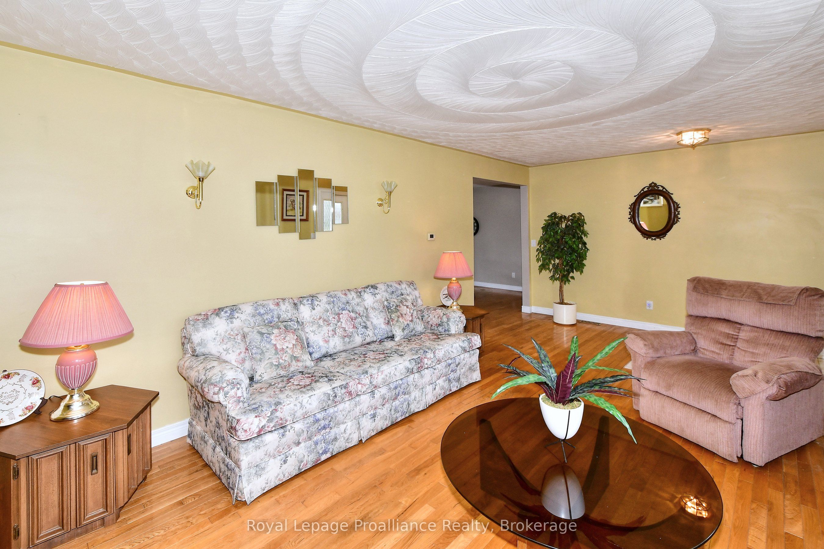 200 Park Lane Property Photo 5
