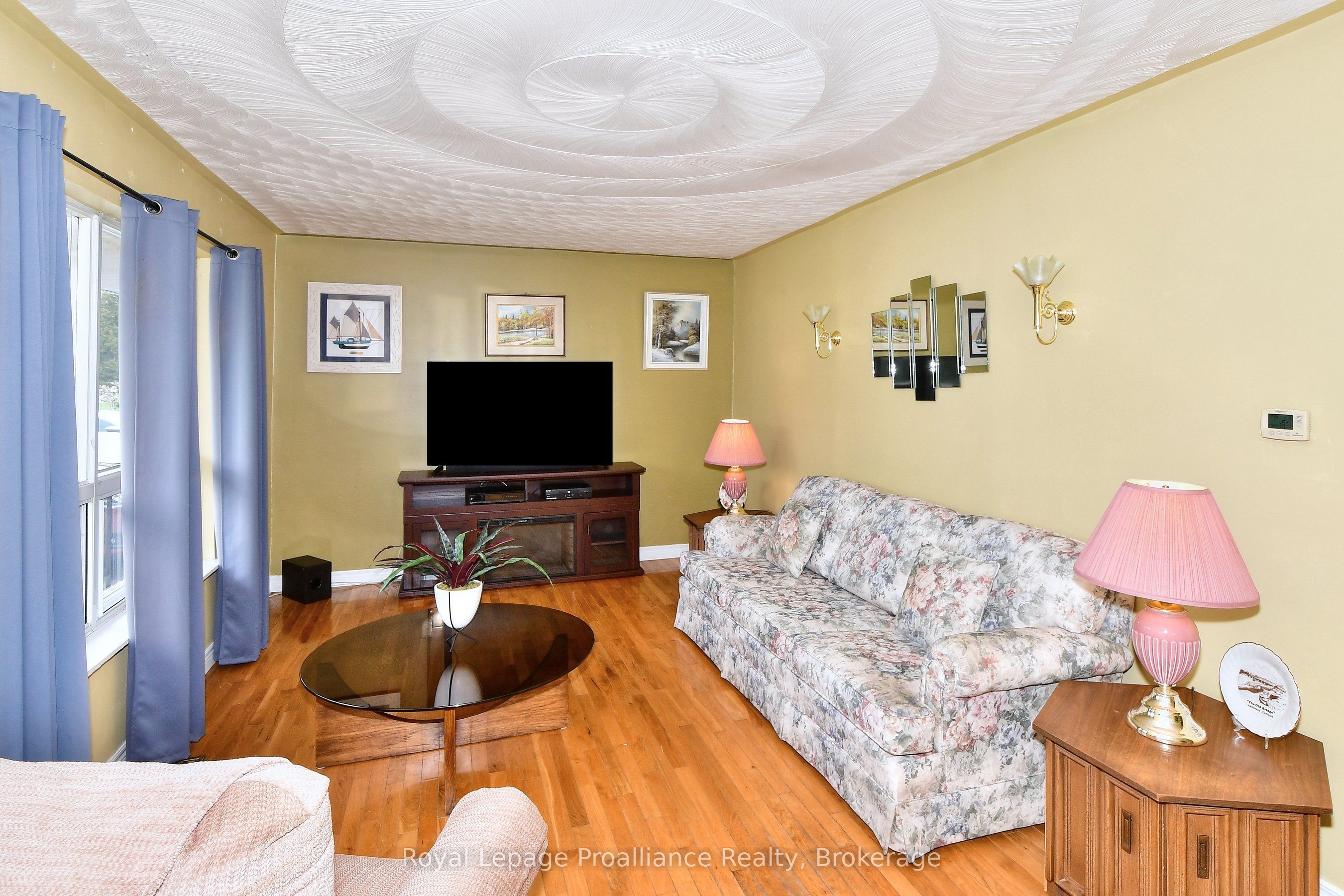200 Park Lane Property Photo 6