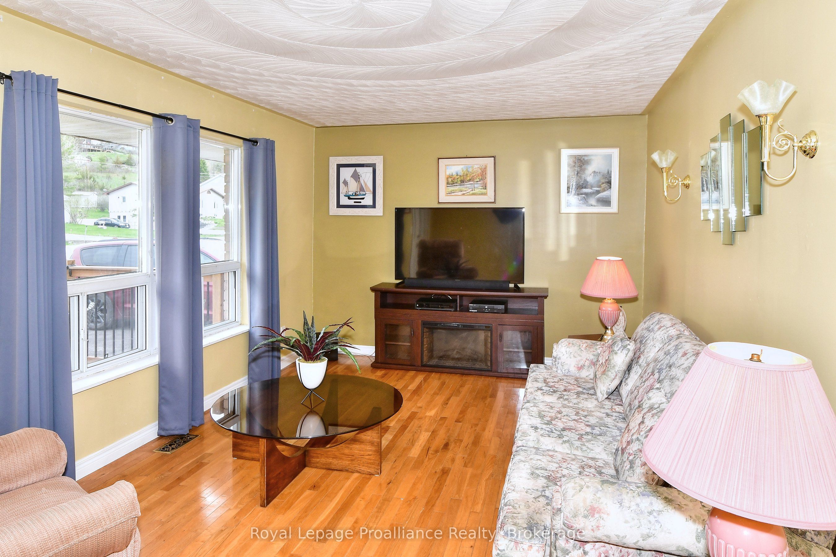 200 Park Lane Property Photo 7