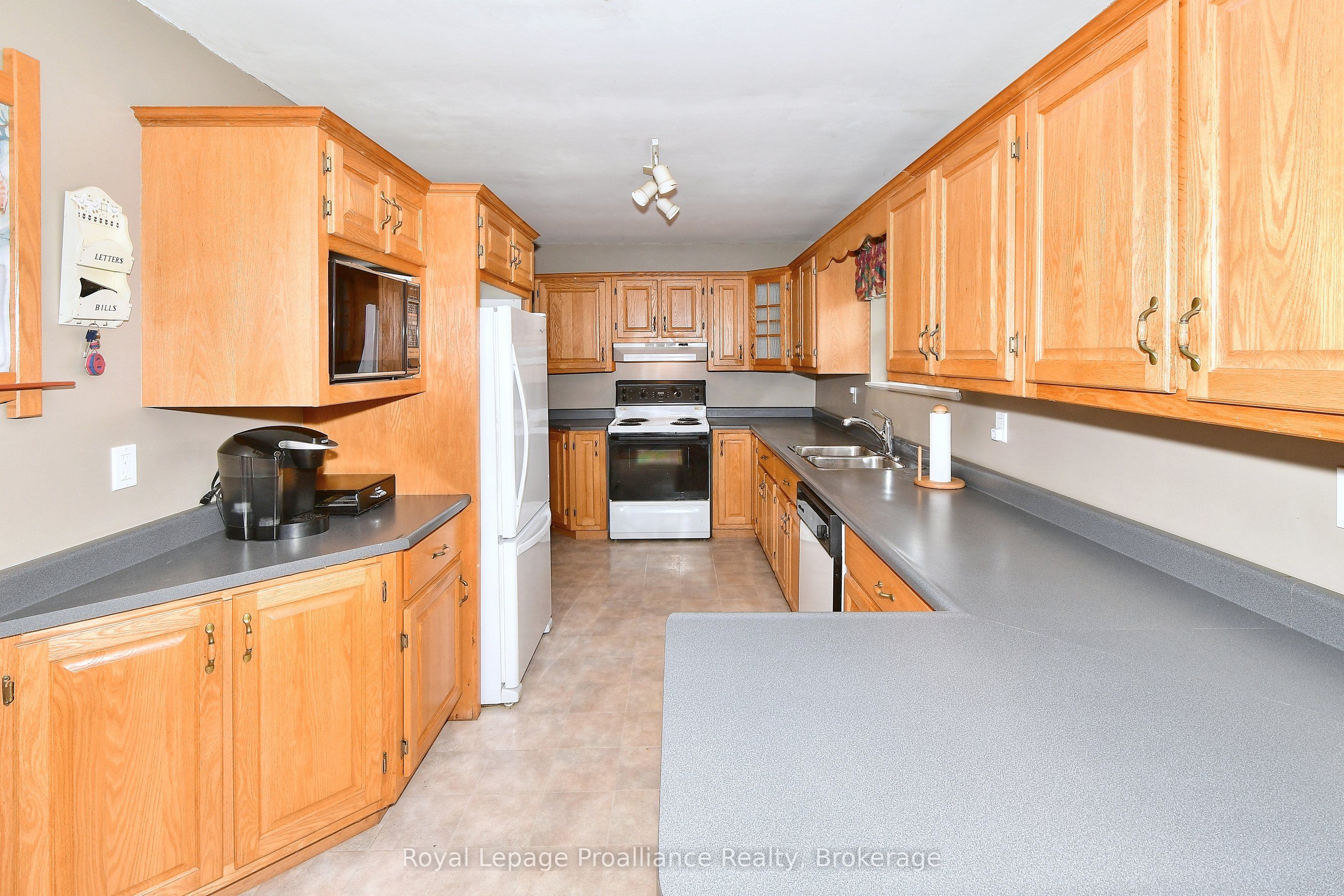 200 Park Lane Property Photo 10