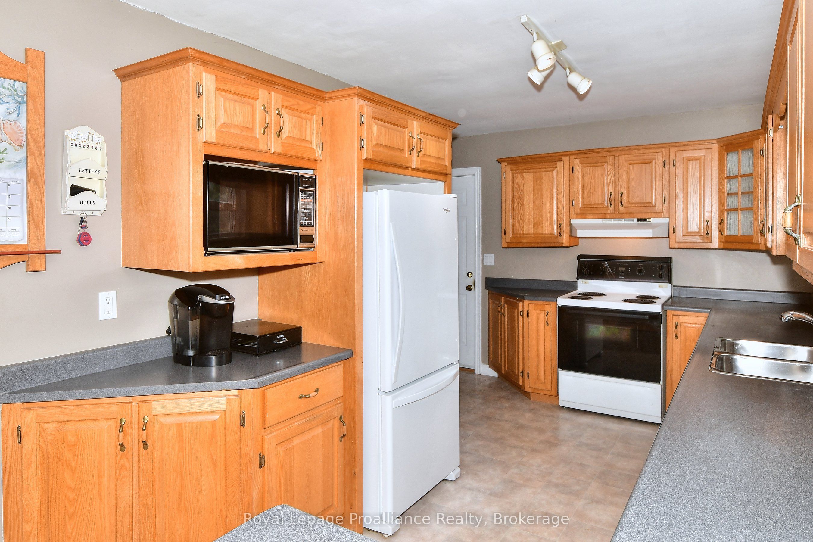 200 Park Lane Property Photo 11