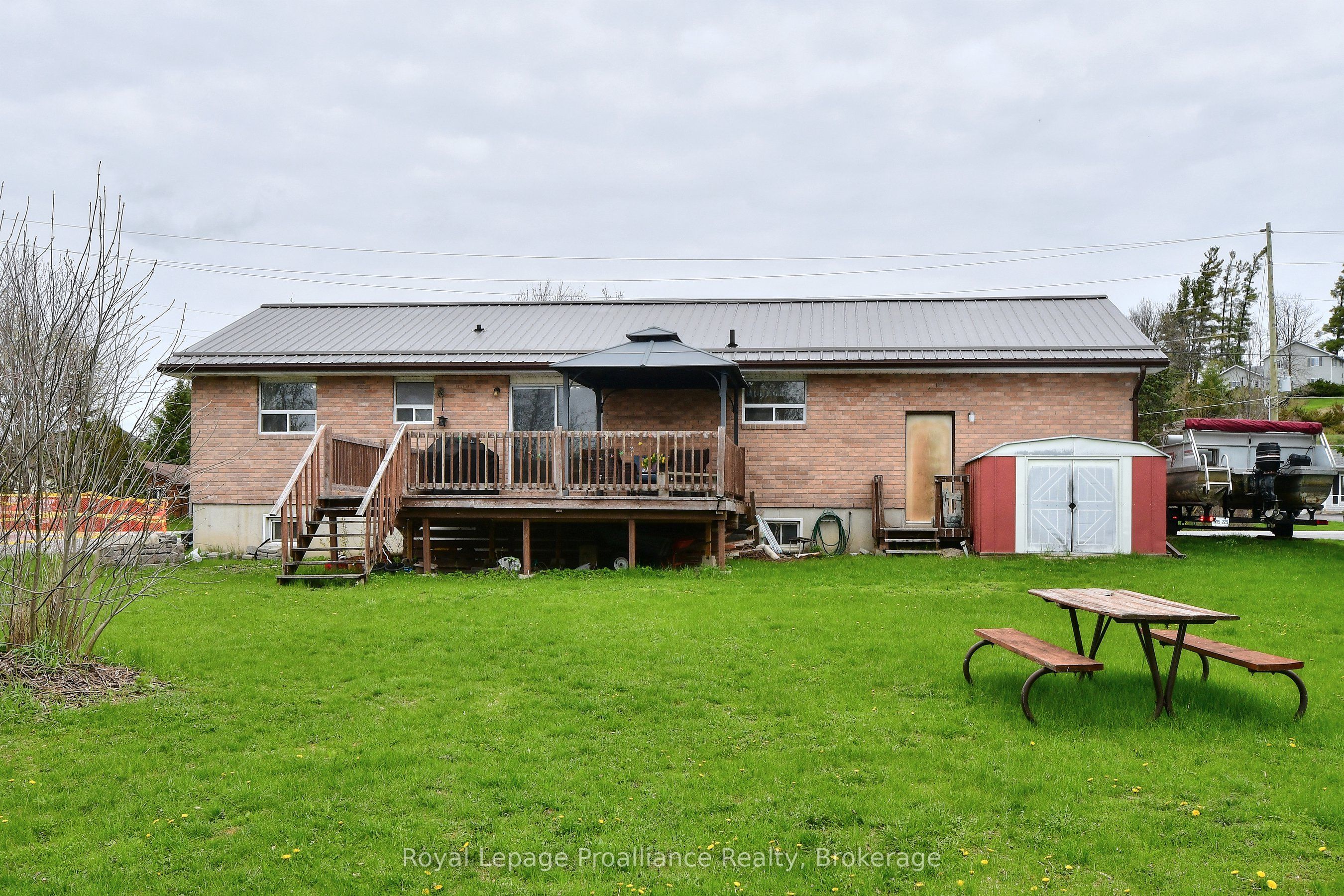 200 Park Lane Property Photo 25
