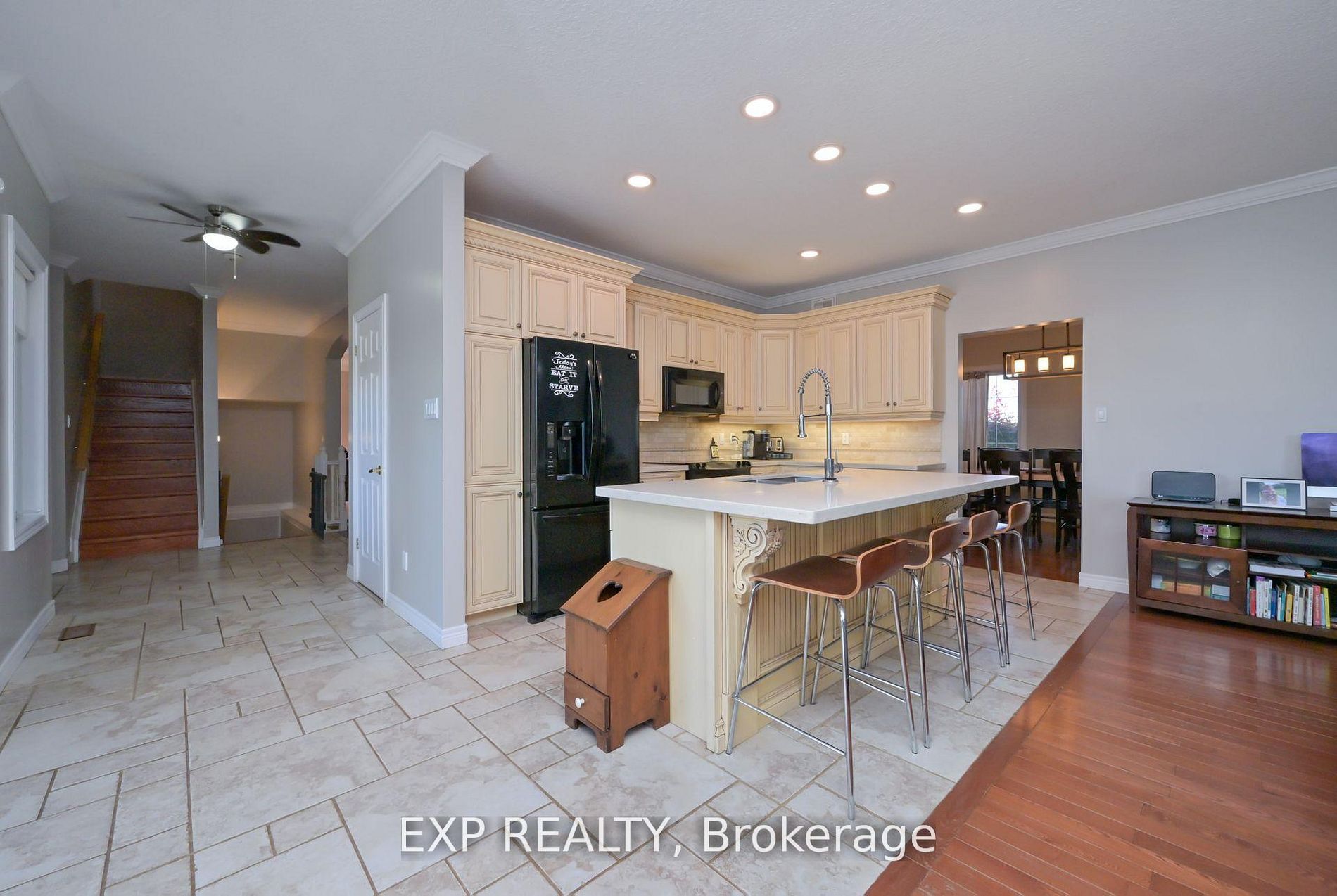 434499 4th Line Property Photo 7