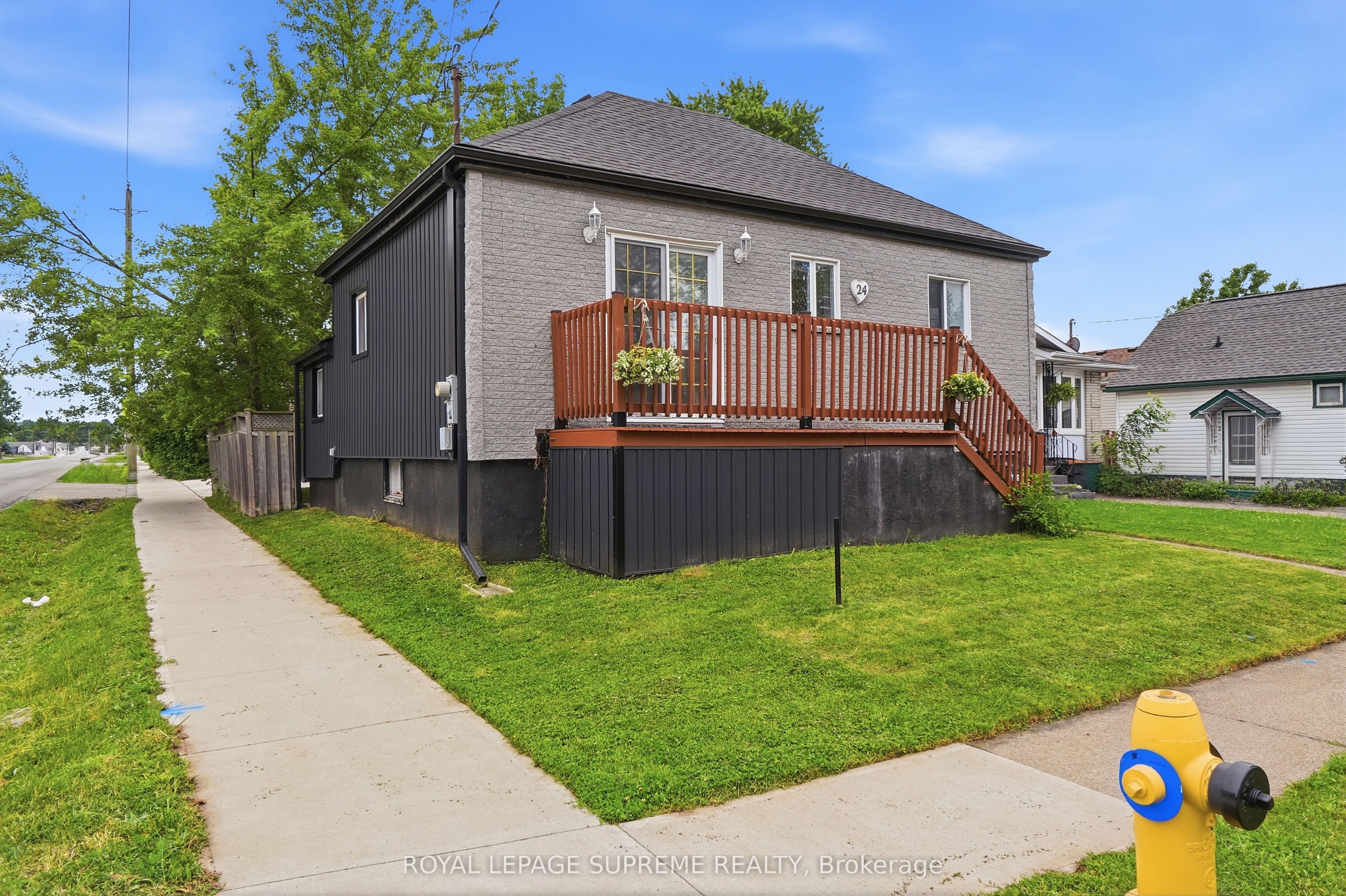 24 Alexandra Boulevard Property Photo 1