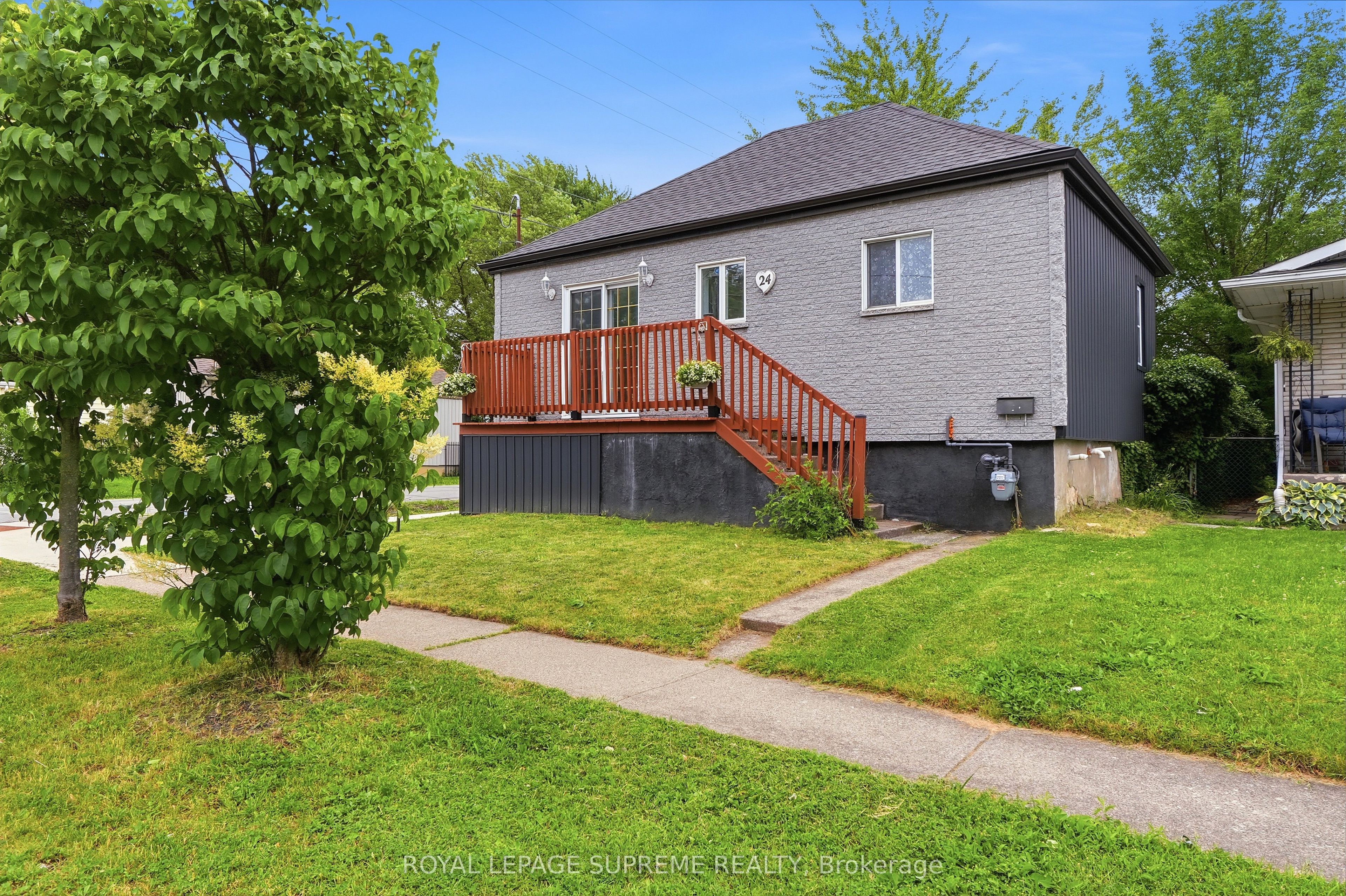 24 Alexandra Boulevard Property Photo 2