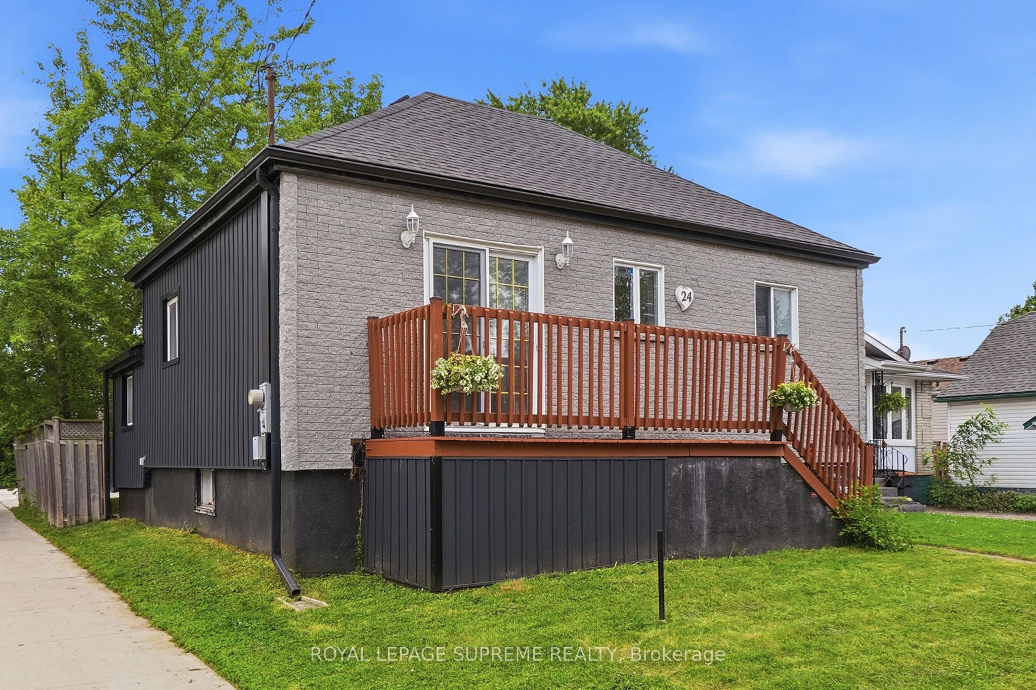 24 Alexandra Boulevard Property Photo 3