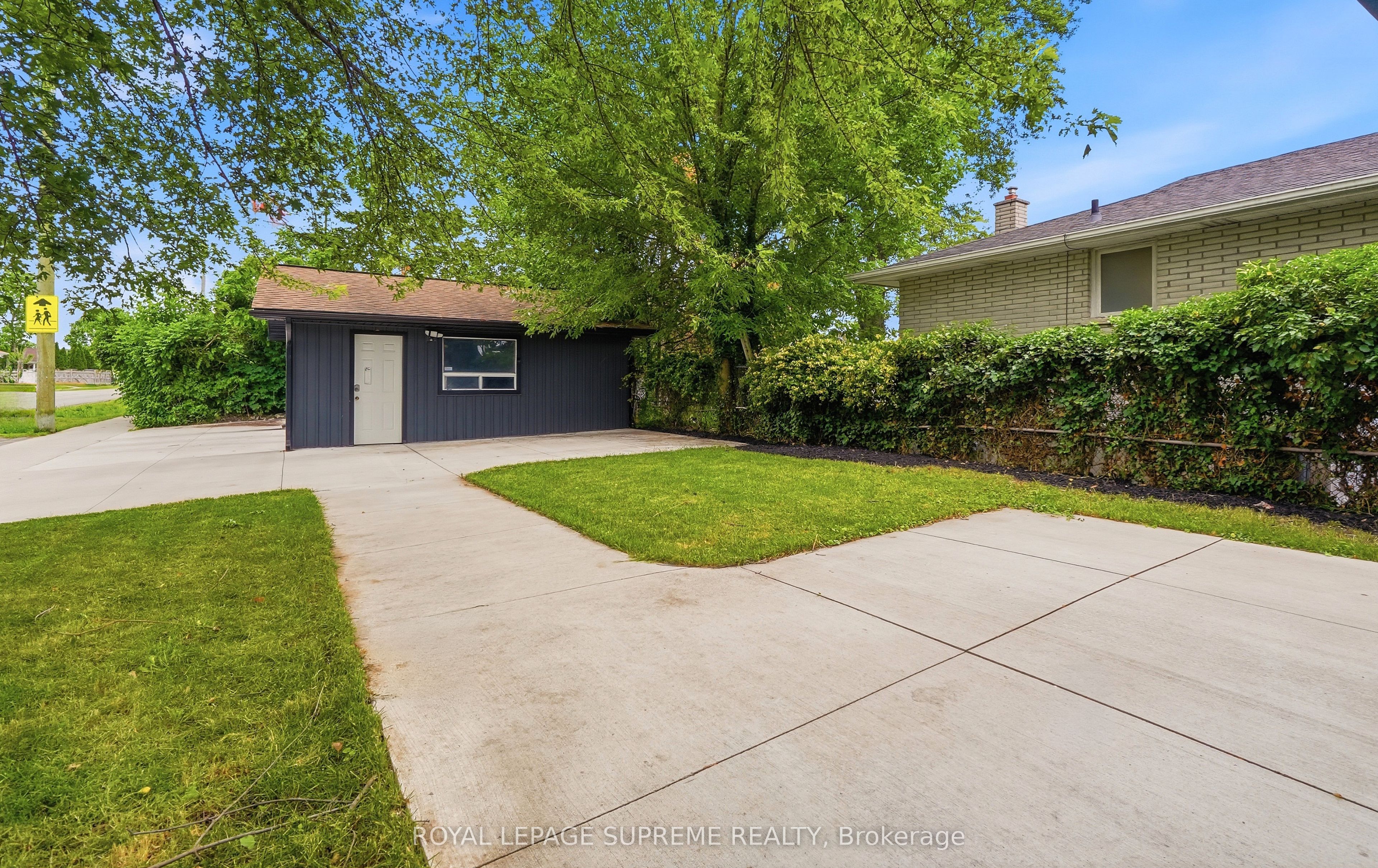 24 Alexandra Boulevard Property Photo 6
