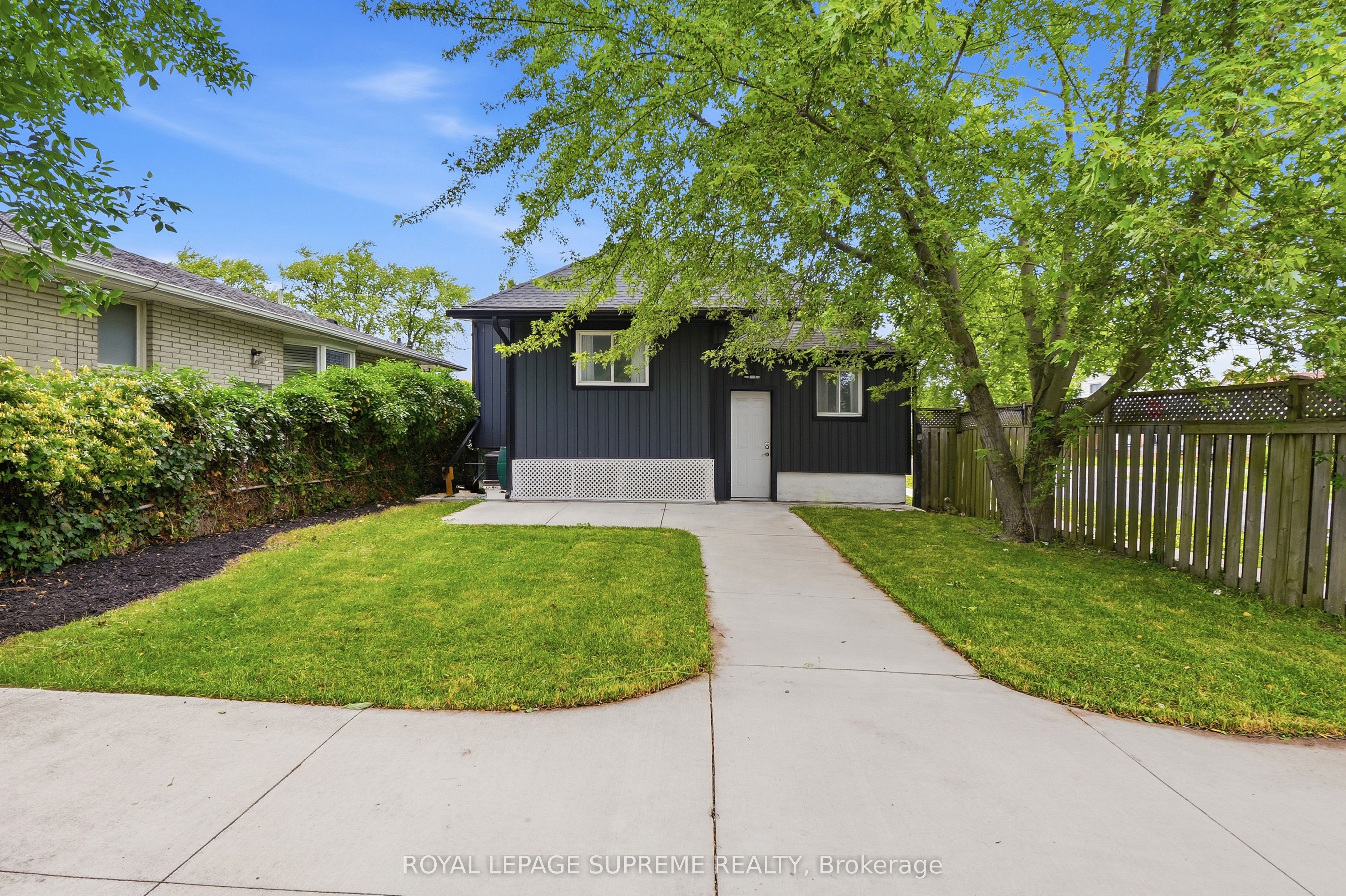 24 Alexandra Boulevard Property Photo 8