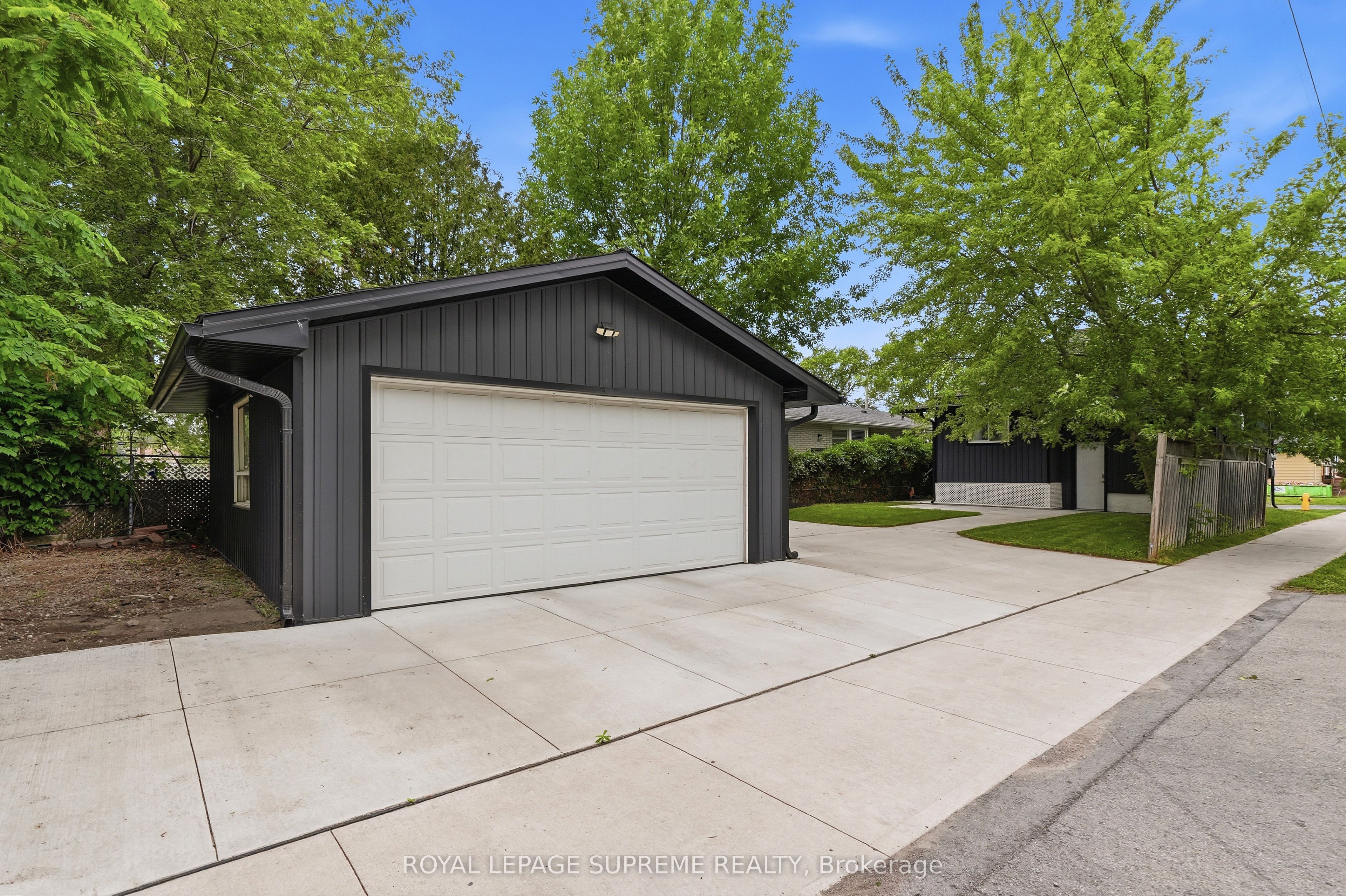 24 Alexandra Boulevard Property Photo 10