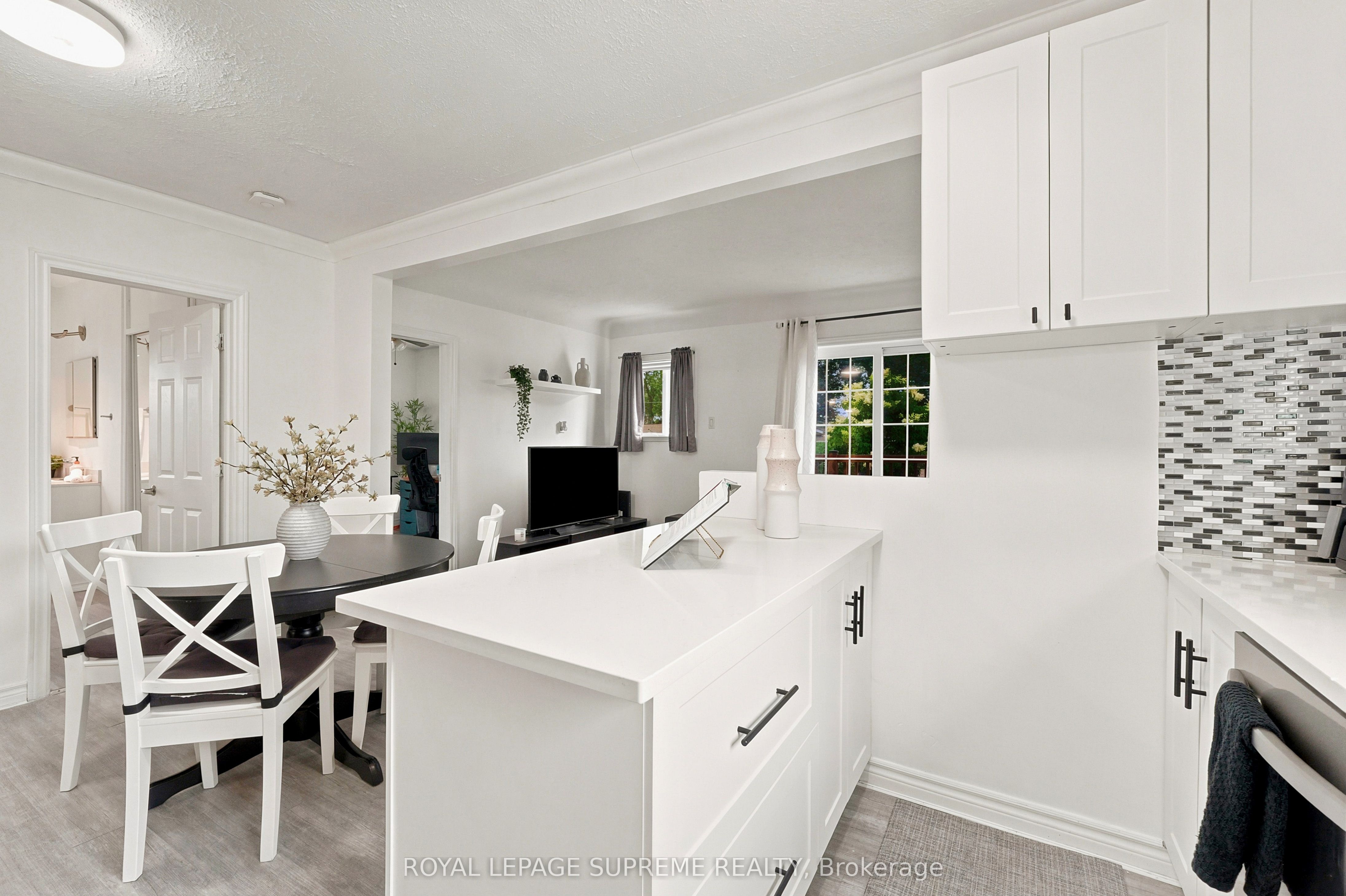 24 Alexandra Boulevard Property Photo 15
