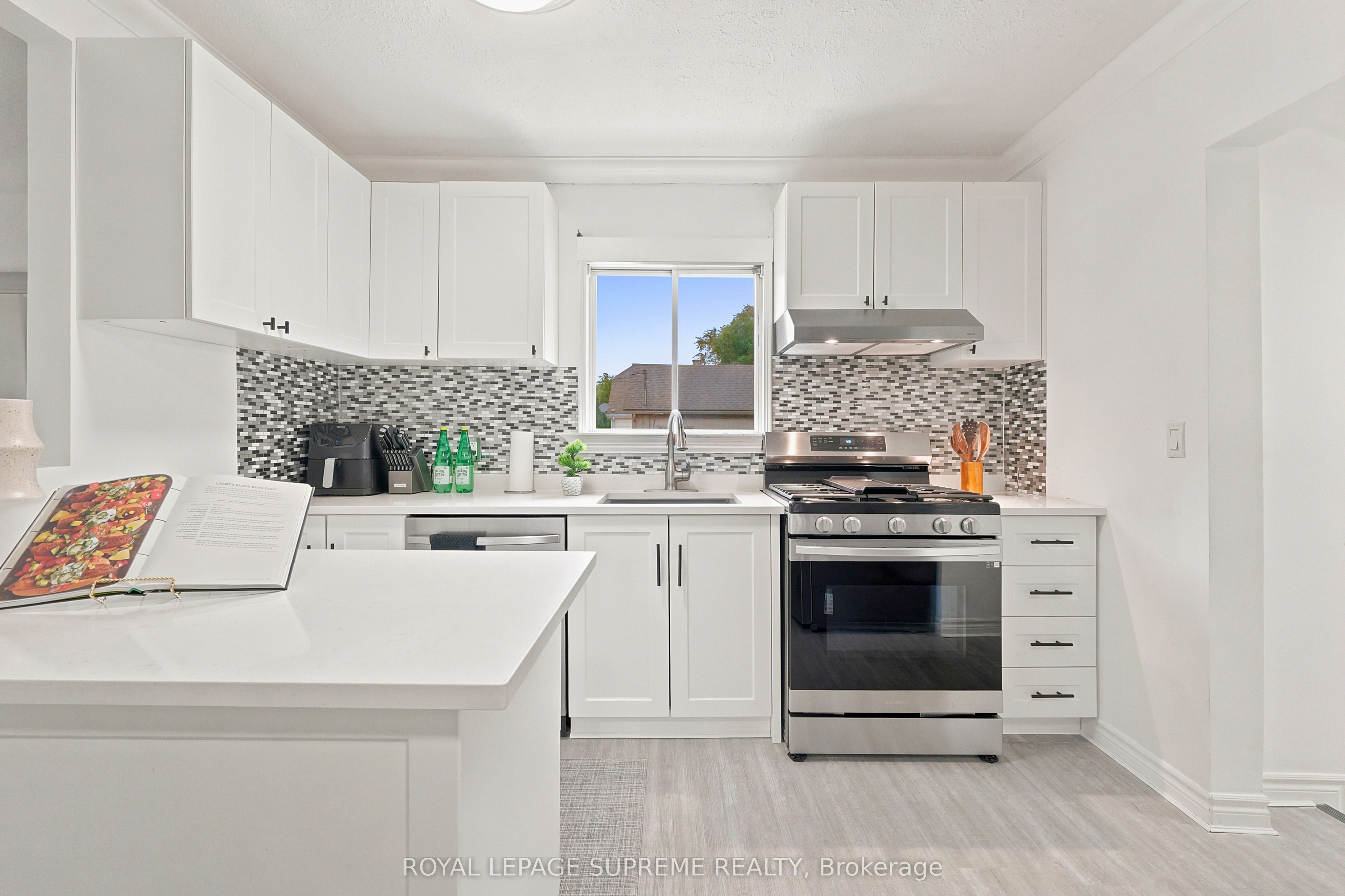 24 Alexandra Boulevard Property Photo 16