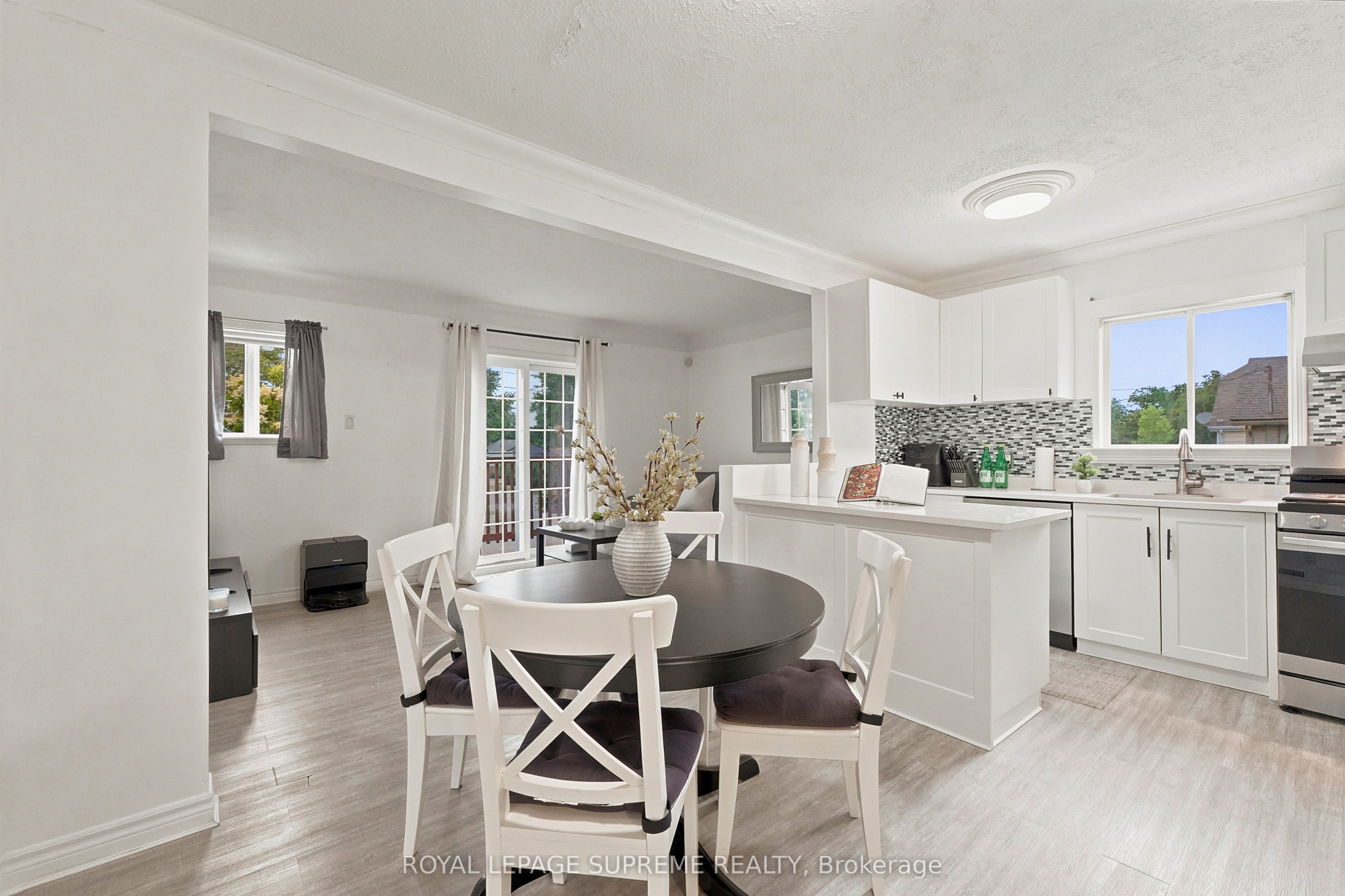 24 Alexandra Boulevard Property Photo 19