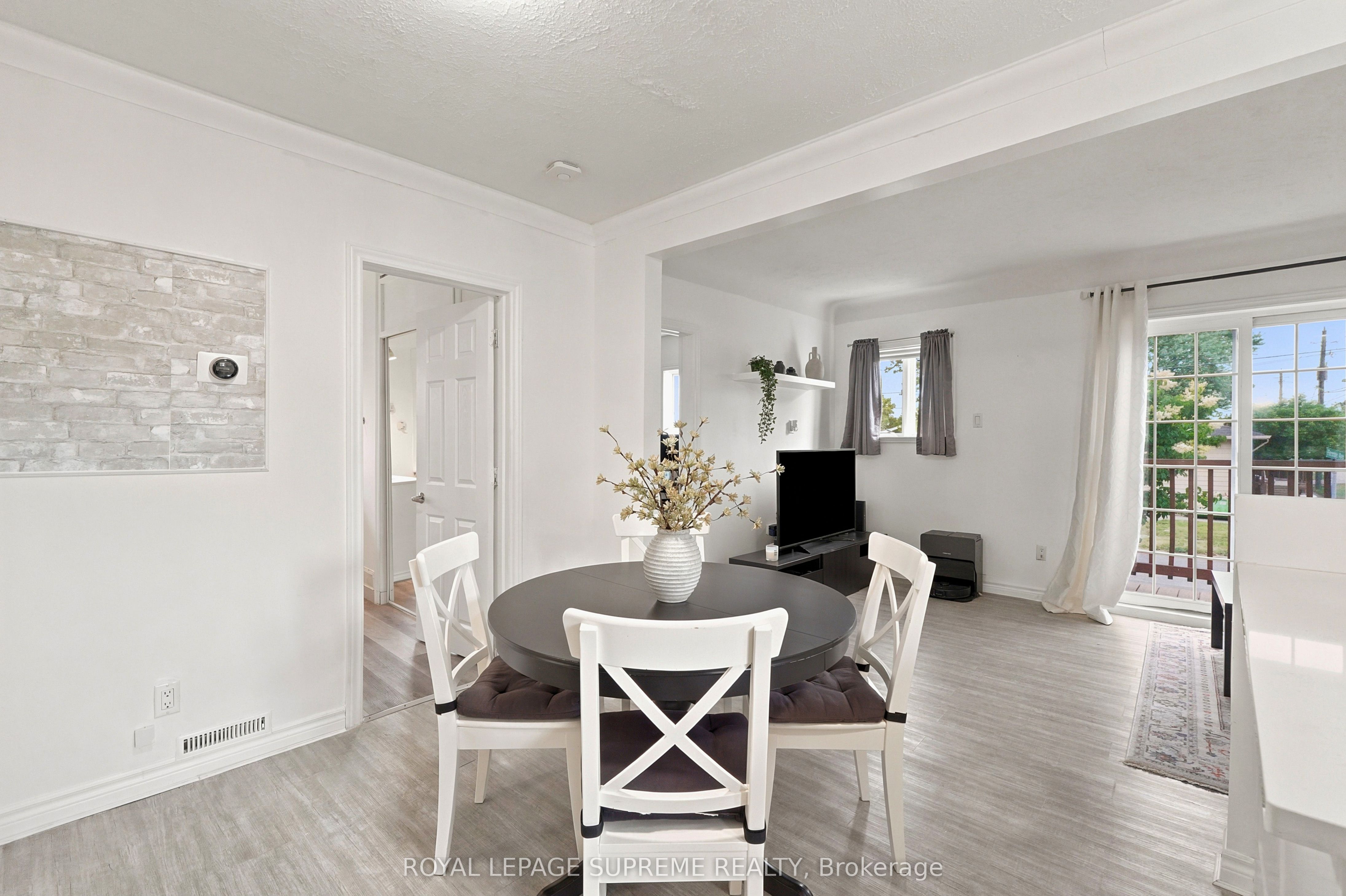 24 Alexandra Boulevard Property Photo 21
