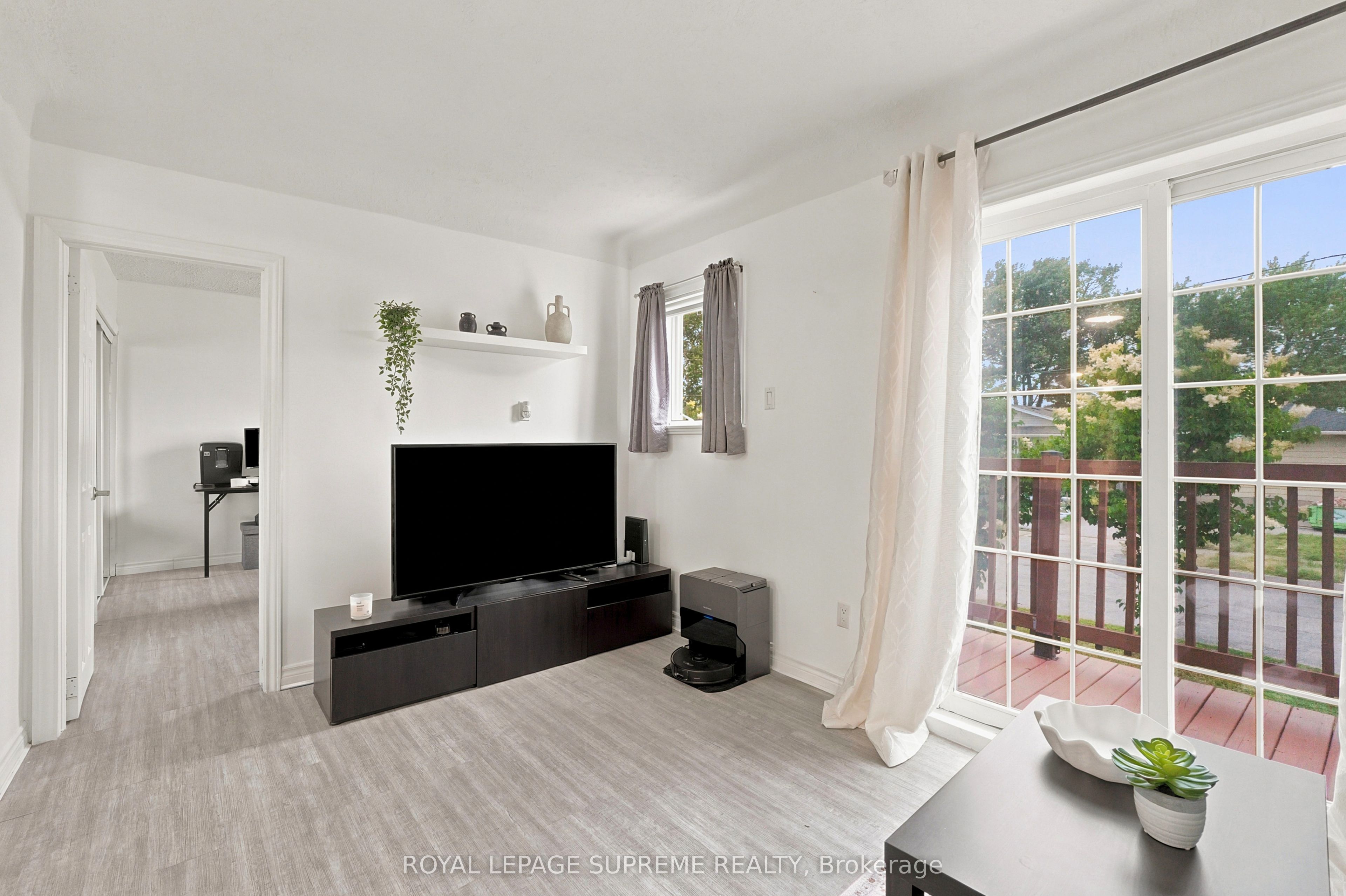 24 Alexandra Boulevard Property Photo 24