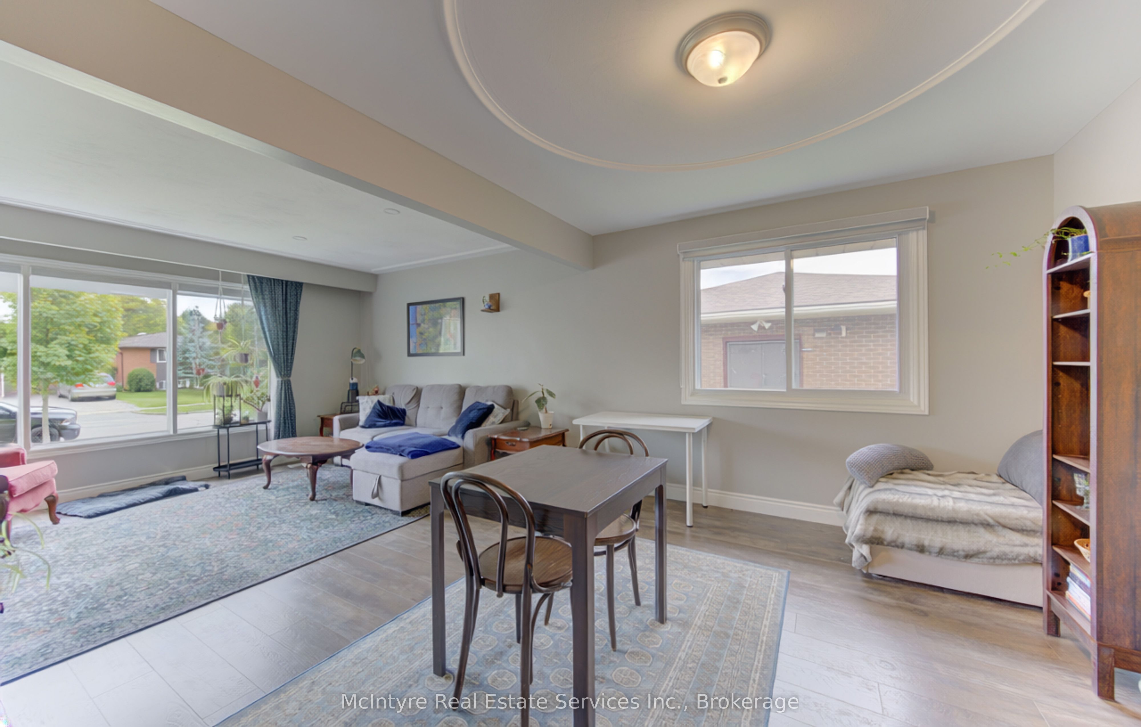 127 Strathcona Crescent Property Photo 12